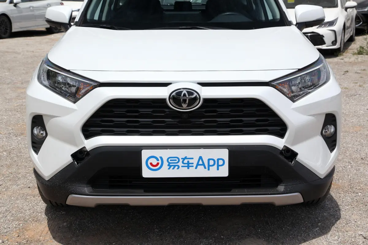 RAV4荣放2.0L CVT两驱风尚版外观细节