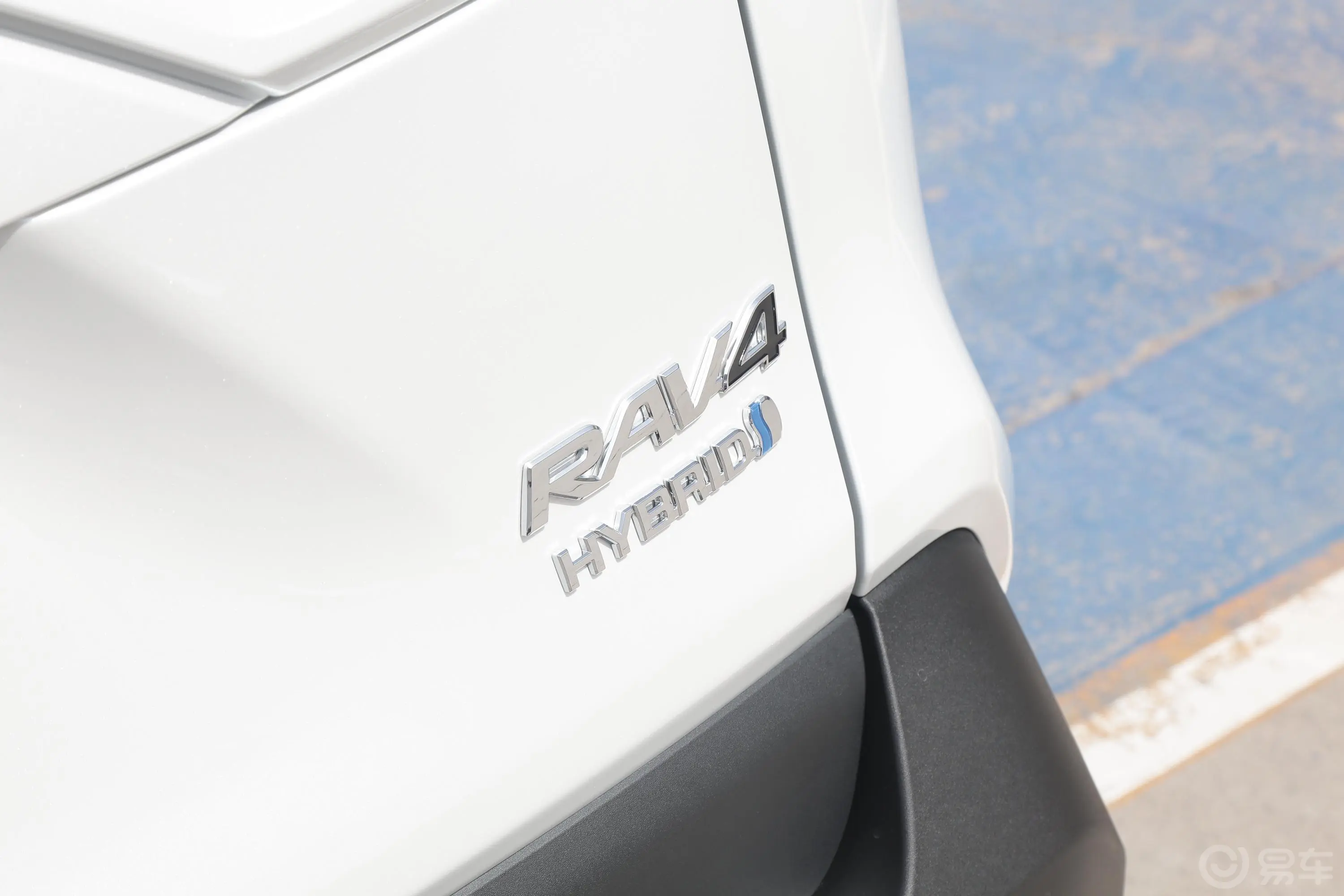 RAV4荣放双擎 2.5L 四驱精英PLUS版外观细节