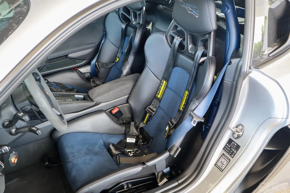 保时捷718Cayman GT4 RS 4.0L驾驶员座椅