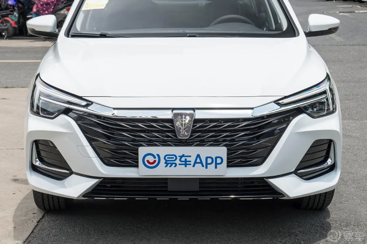 荣威i6 MAX EV605km 600天幕尊享版外观