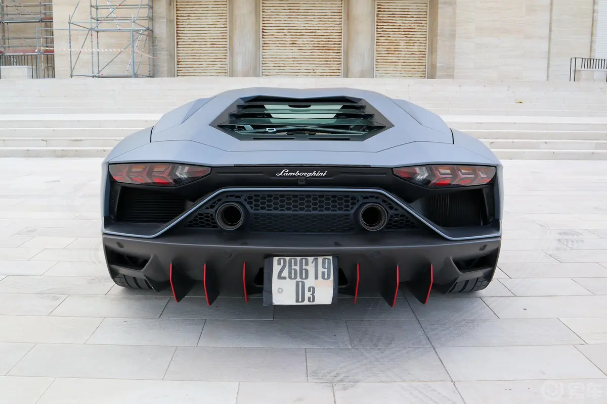 AventadorLP780-4 Ultimae正后水平