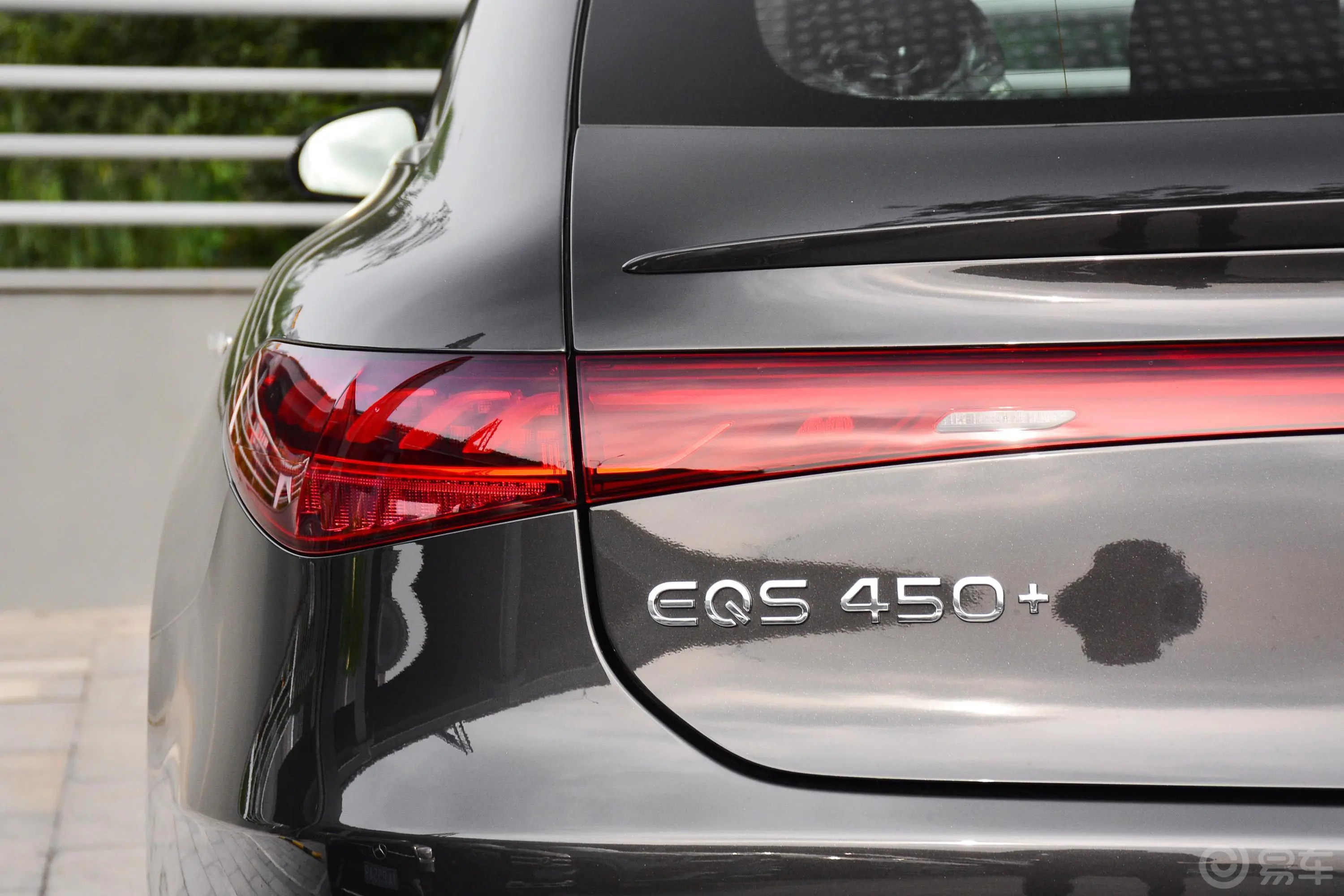 奔驰EQS改款 450+ 先锋版天窗