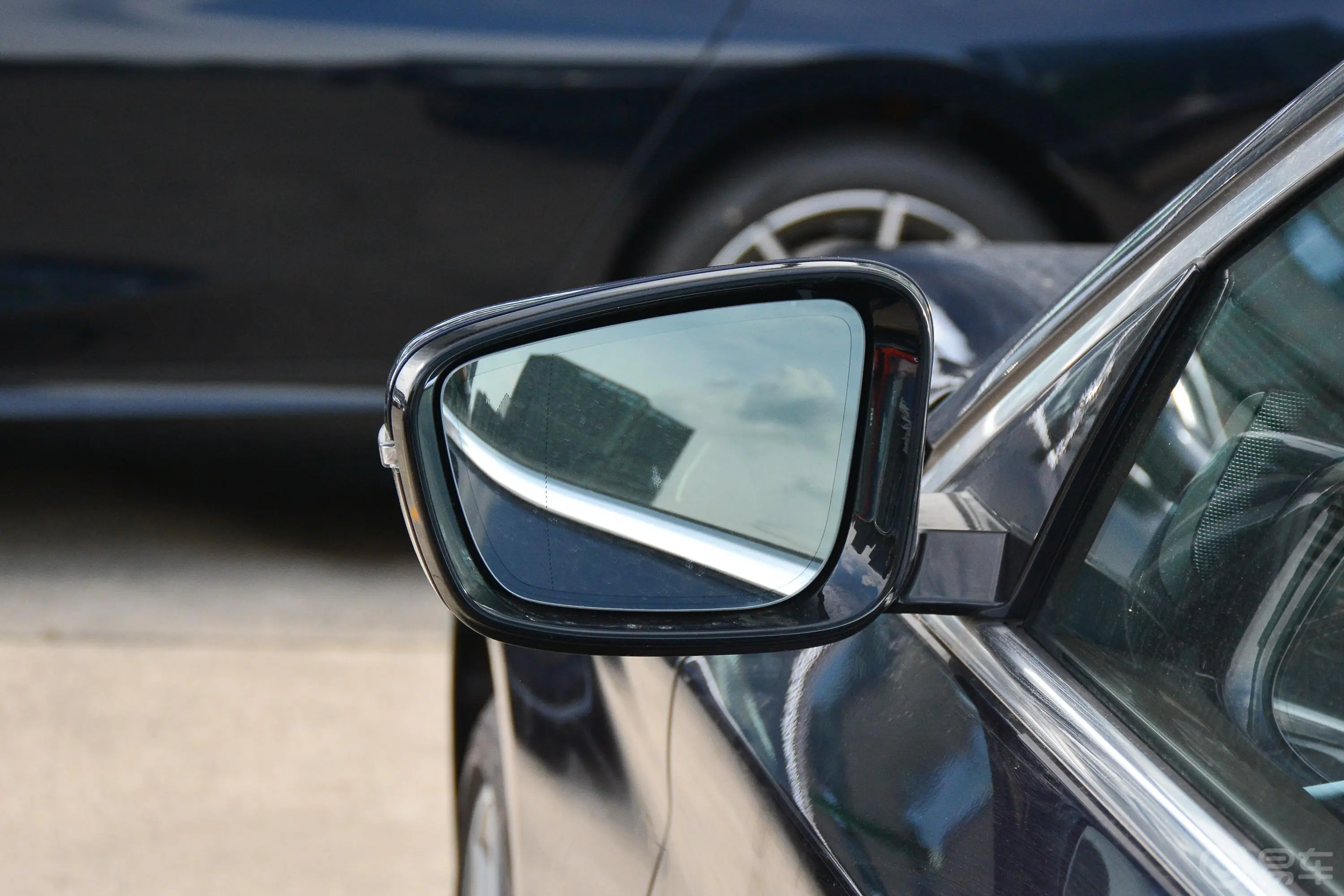 宝马5系改款二 530Li 尊享型 M运动套装后视镜镜面