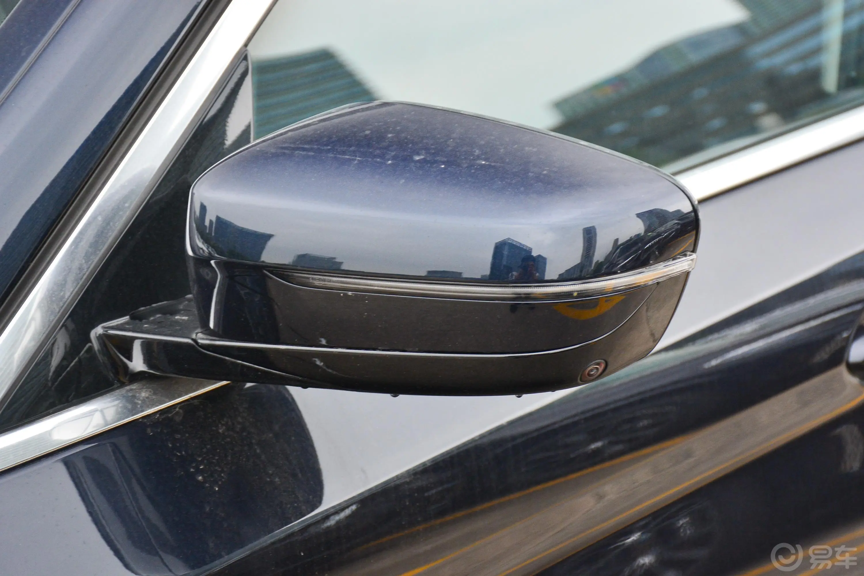 宝马5系改款二 530Li 尊享型 豪华套装主驾驶后视镜背面