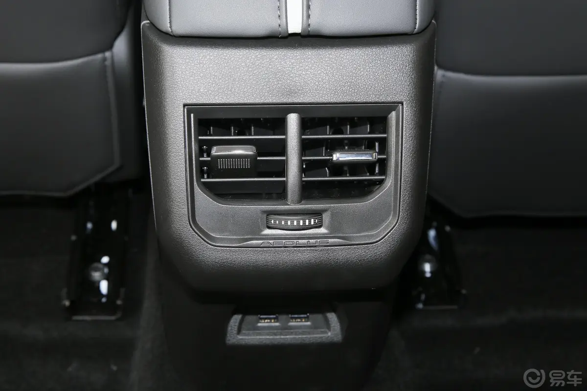 风神E70改款 420km 500 Plus 超享版 三元锂后排空调控制键