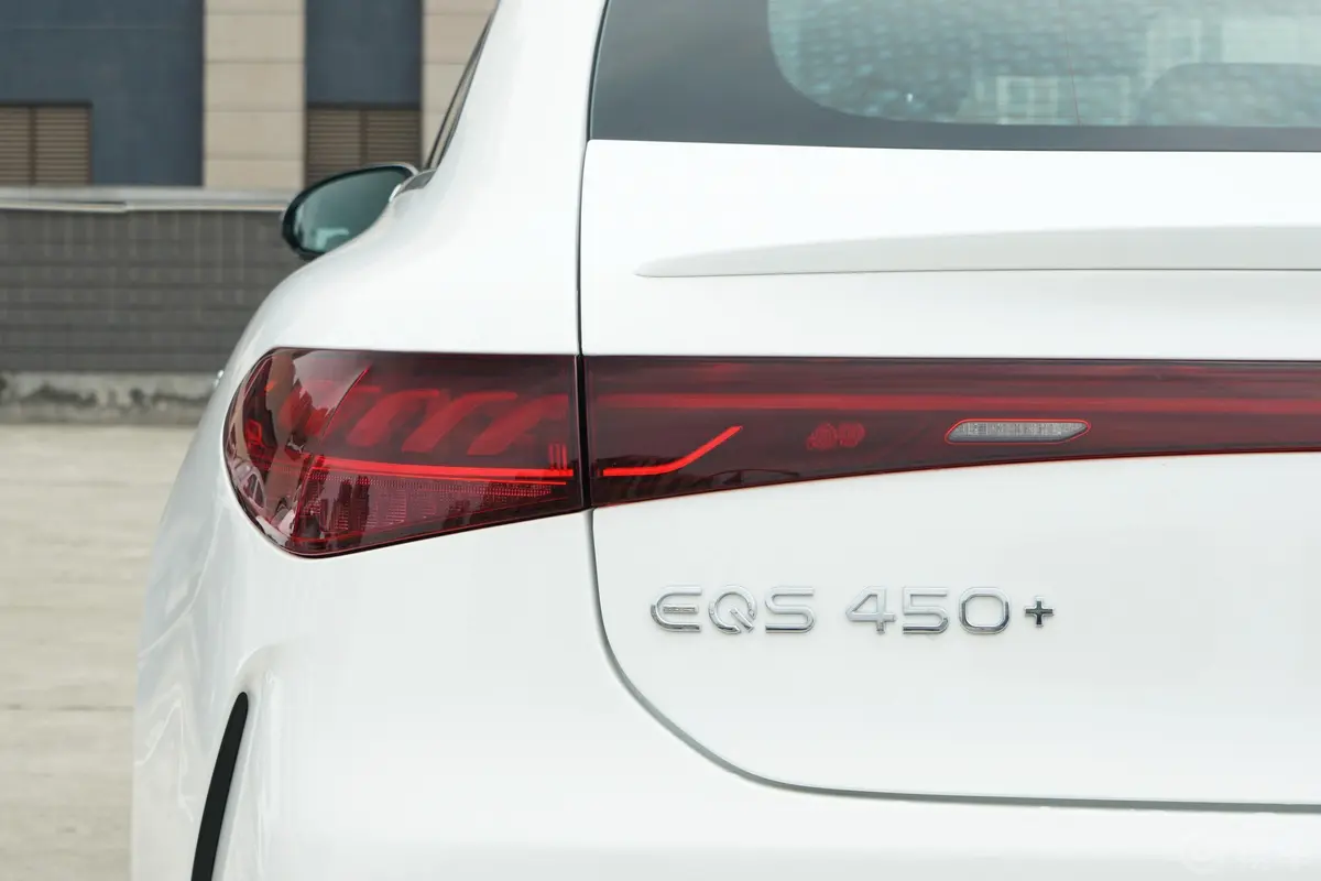 奔驰EQS改款 450+ 豪华版外观灯组
