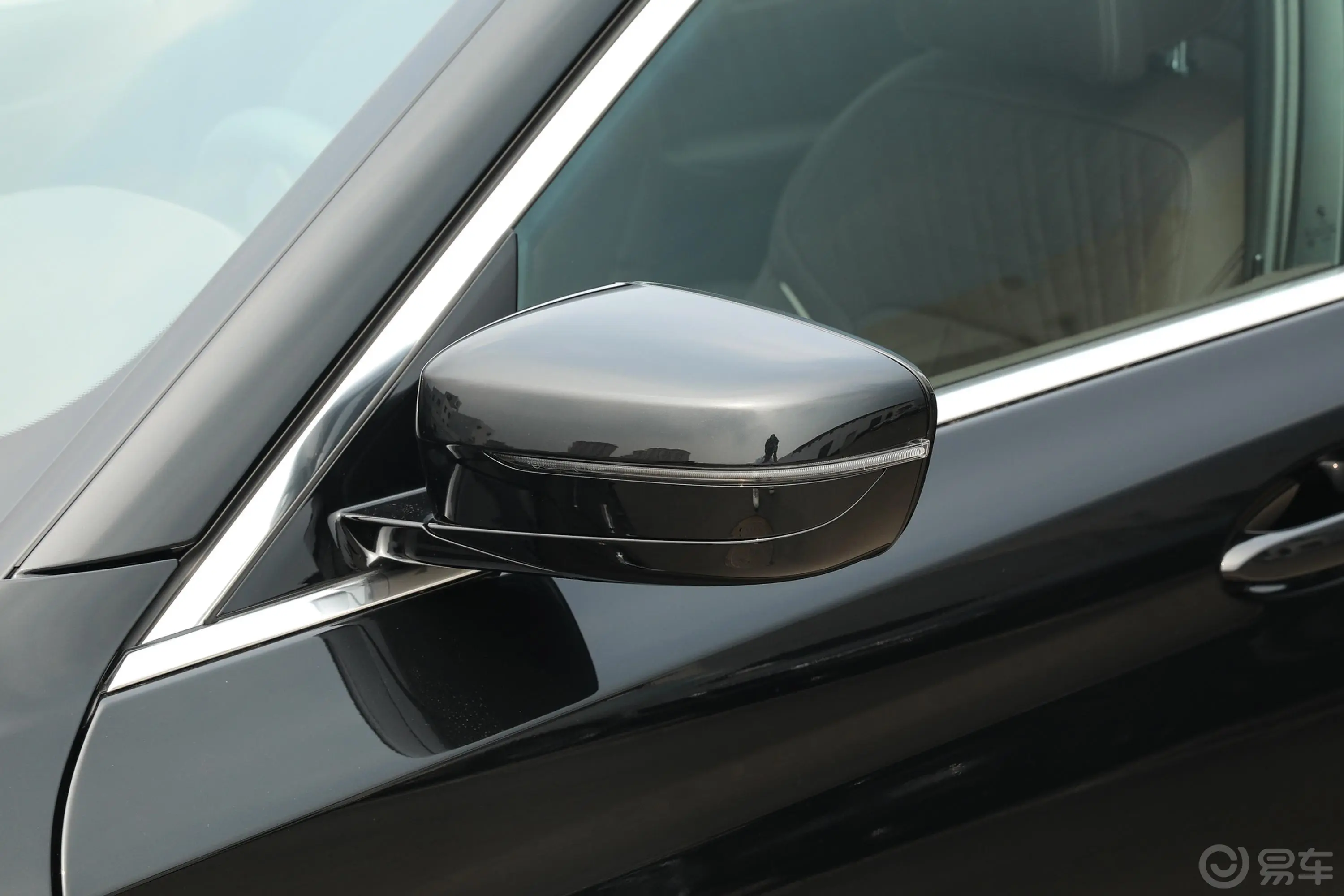 宝马5系 插电混动改款二 535Le 先锋版M运动套装主驾驶后视镜背面