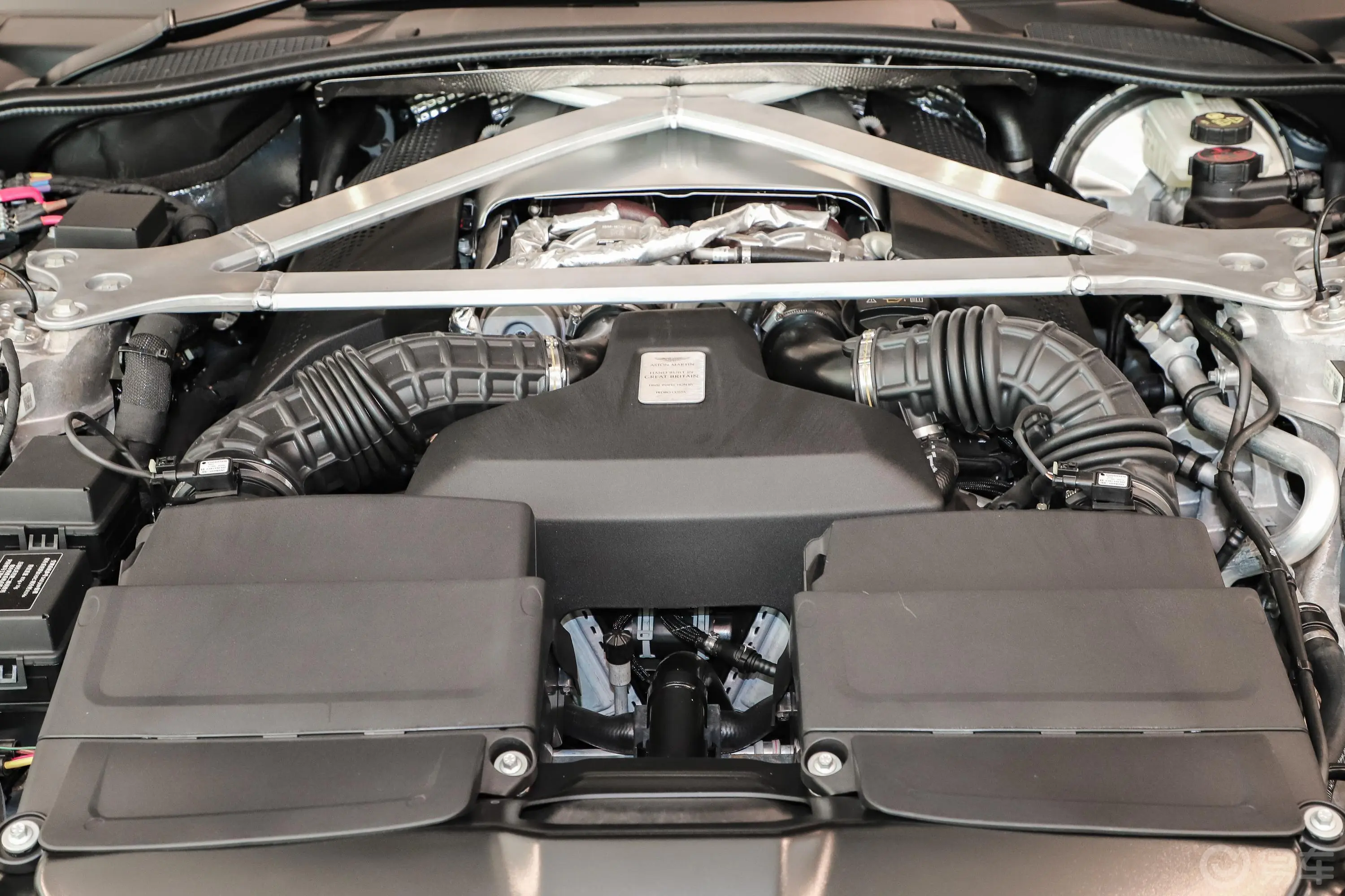 V8 Vantage4.0T V8 Coupe发动机特写