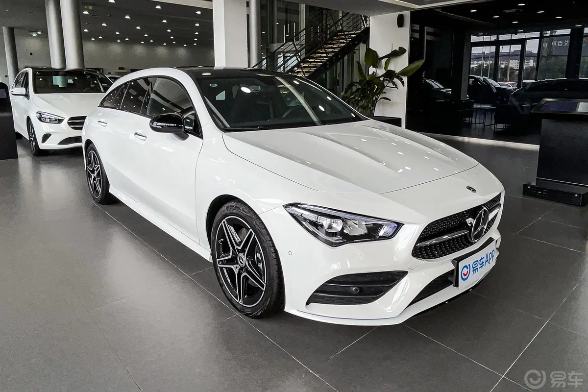 奔驰CLA级改款 CLA 260 4MATIC 五门猎跑车外观