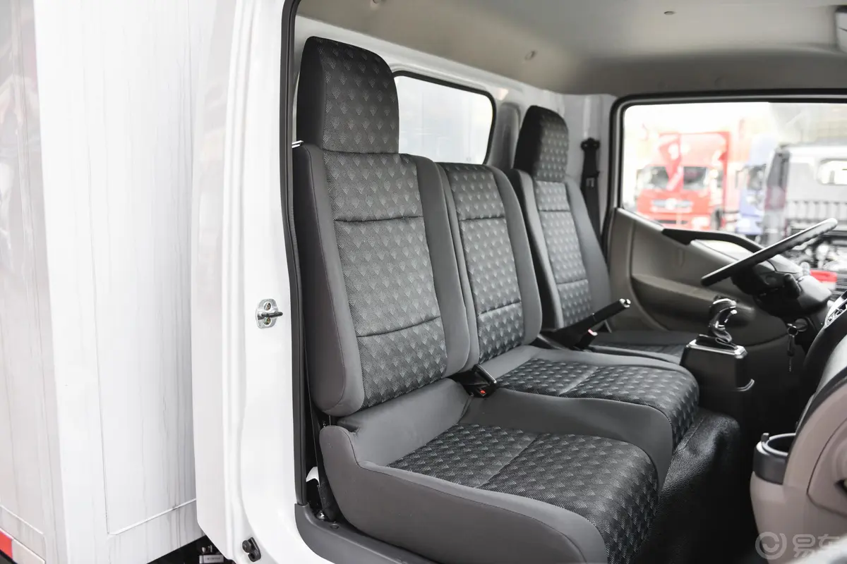 凯普特K6 EVEV350 4.13米单排厢式副驾驶座椅