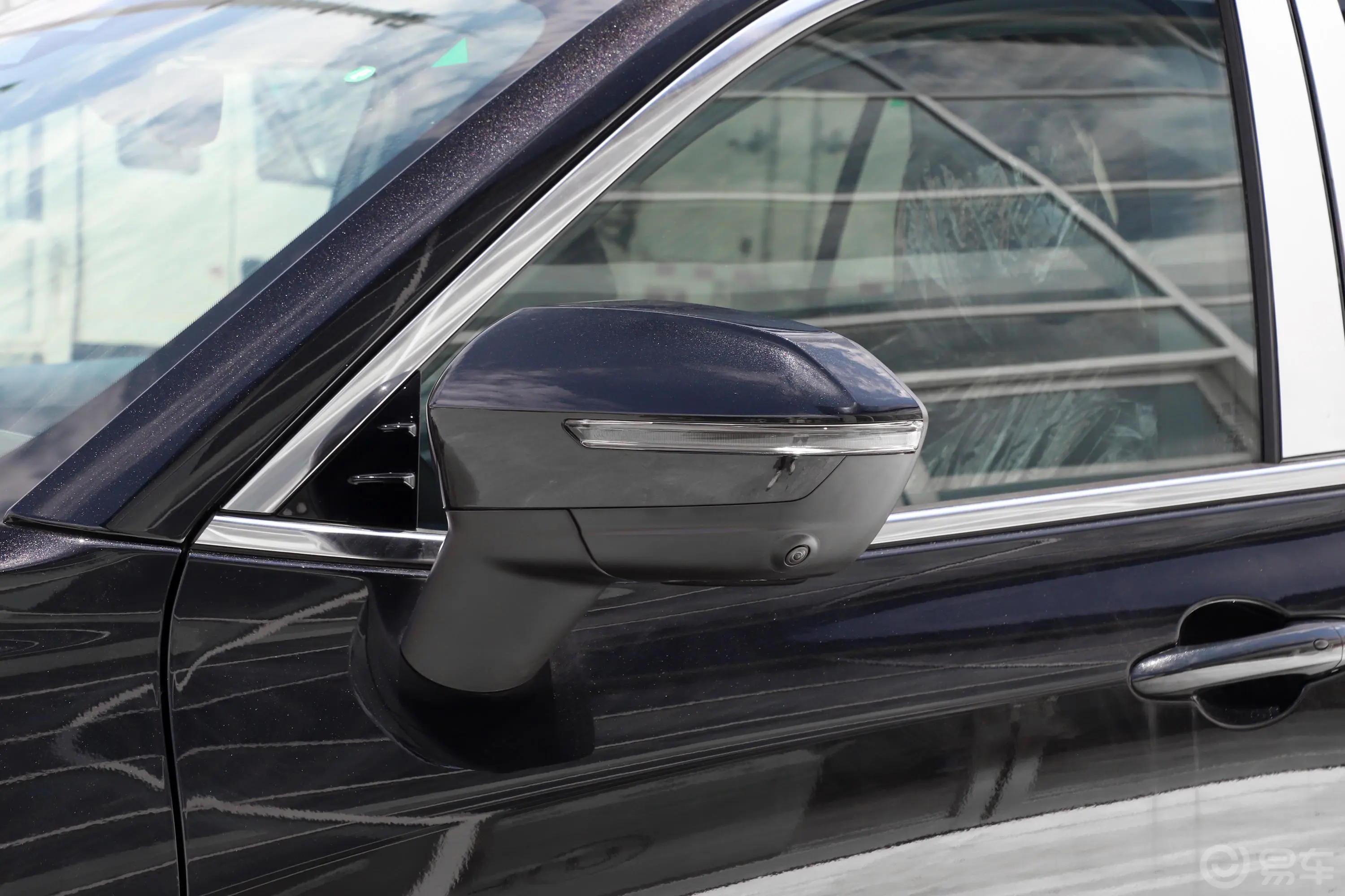 领睿改款 EcoBoost 170 尊领型PLUS主驾驶后视镜背面