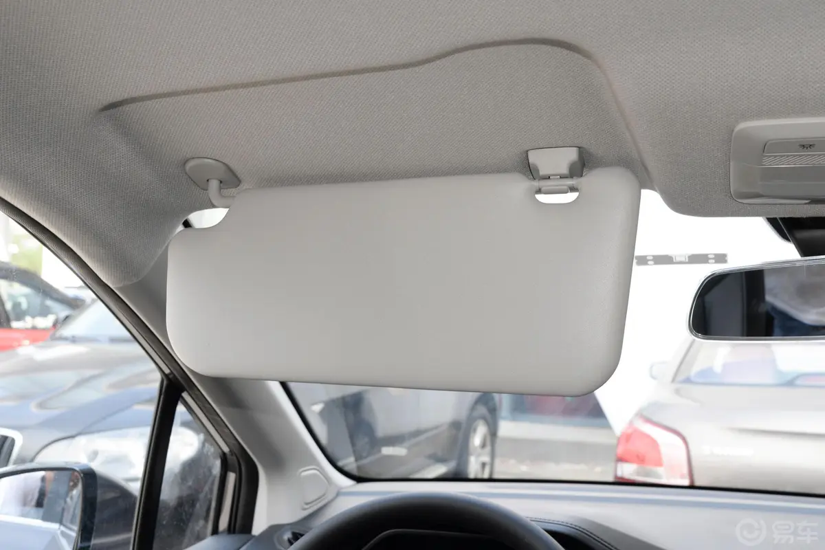 五菱佳辰1.5L 手动畅享舒适型驾驶位遮阳板
