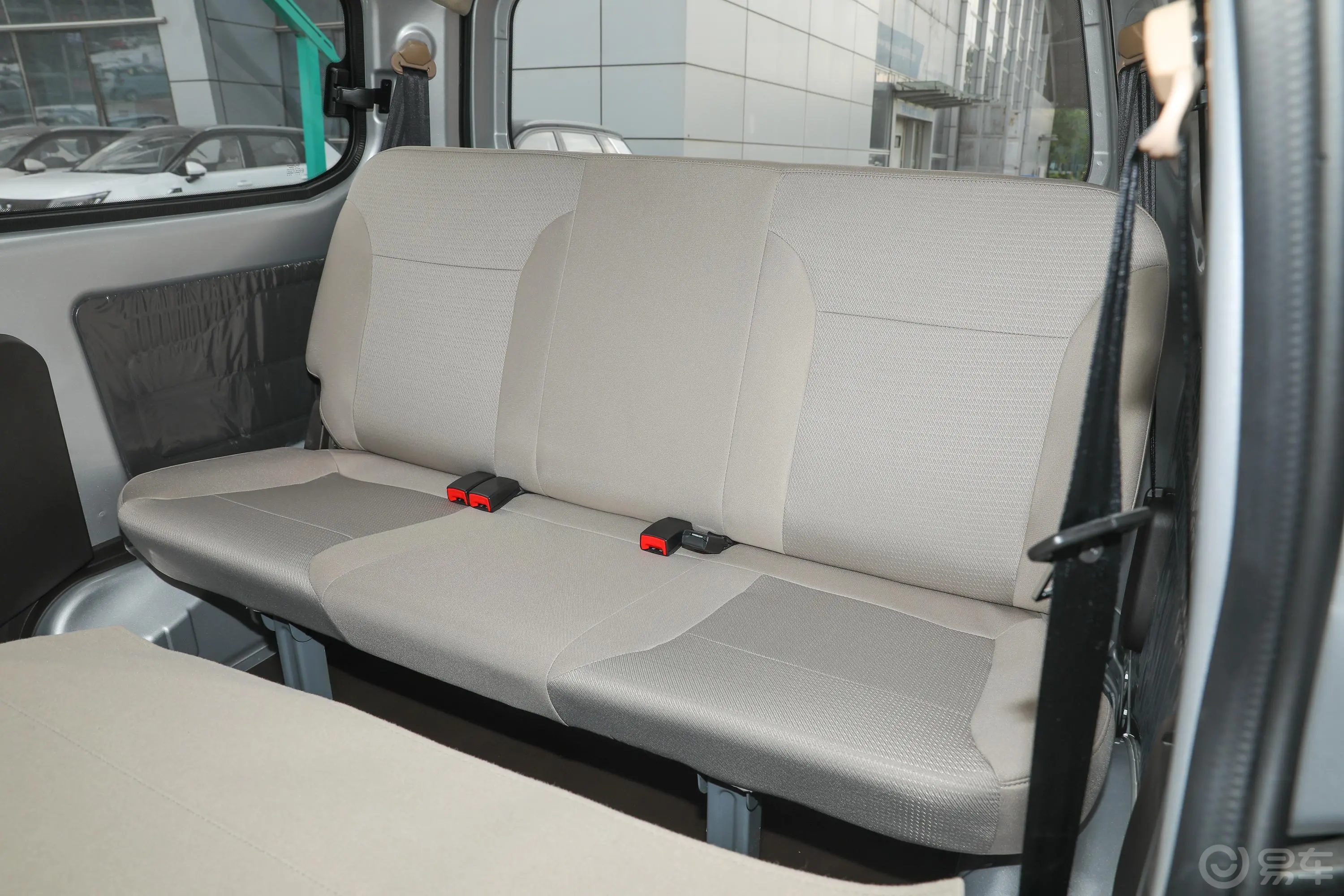 五菱宏光V1.5L 劲取版电动助力 7座第三排座椅