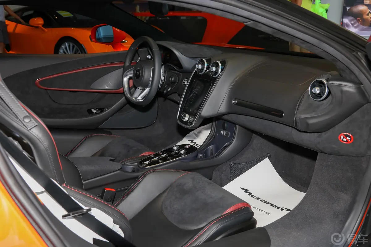迈凯伦GT4.0T 基本型内饰全景副驾驶员方向
