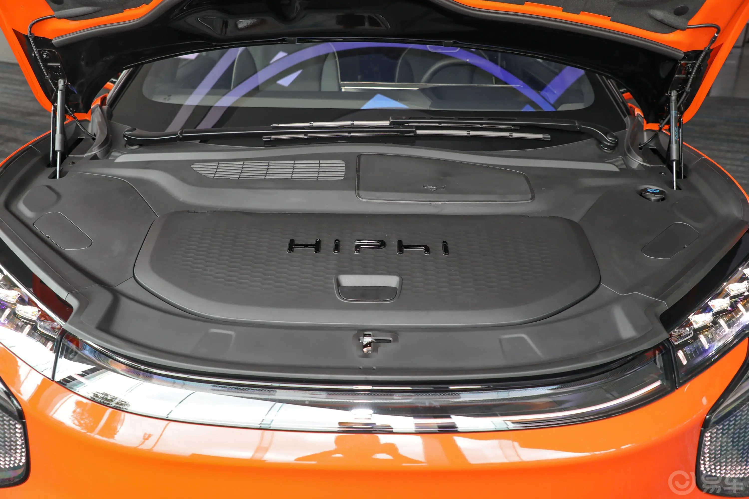 高合HiPhi X创远版 6座发动机特写