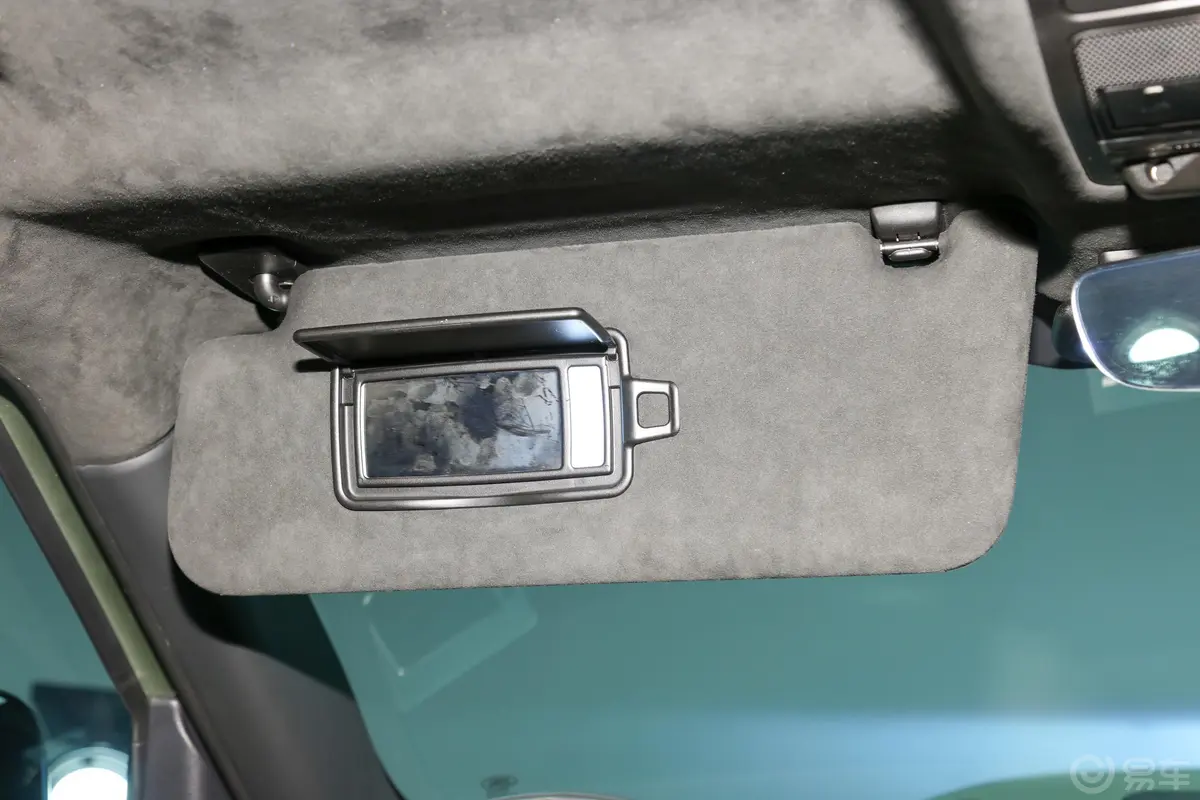 LUMMA LD 挑战者改款 3.0T 标准型驾驶位遮阳板