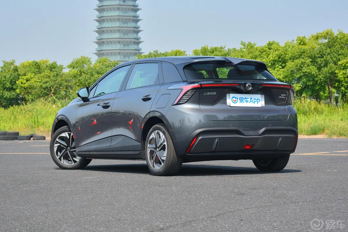 MG4 EV425km 后驱豪华版侧后45度车头向左水平