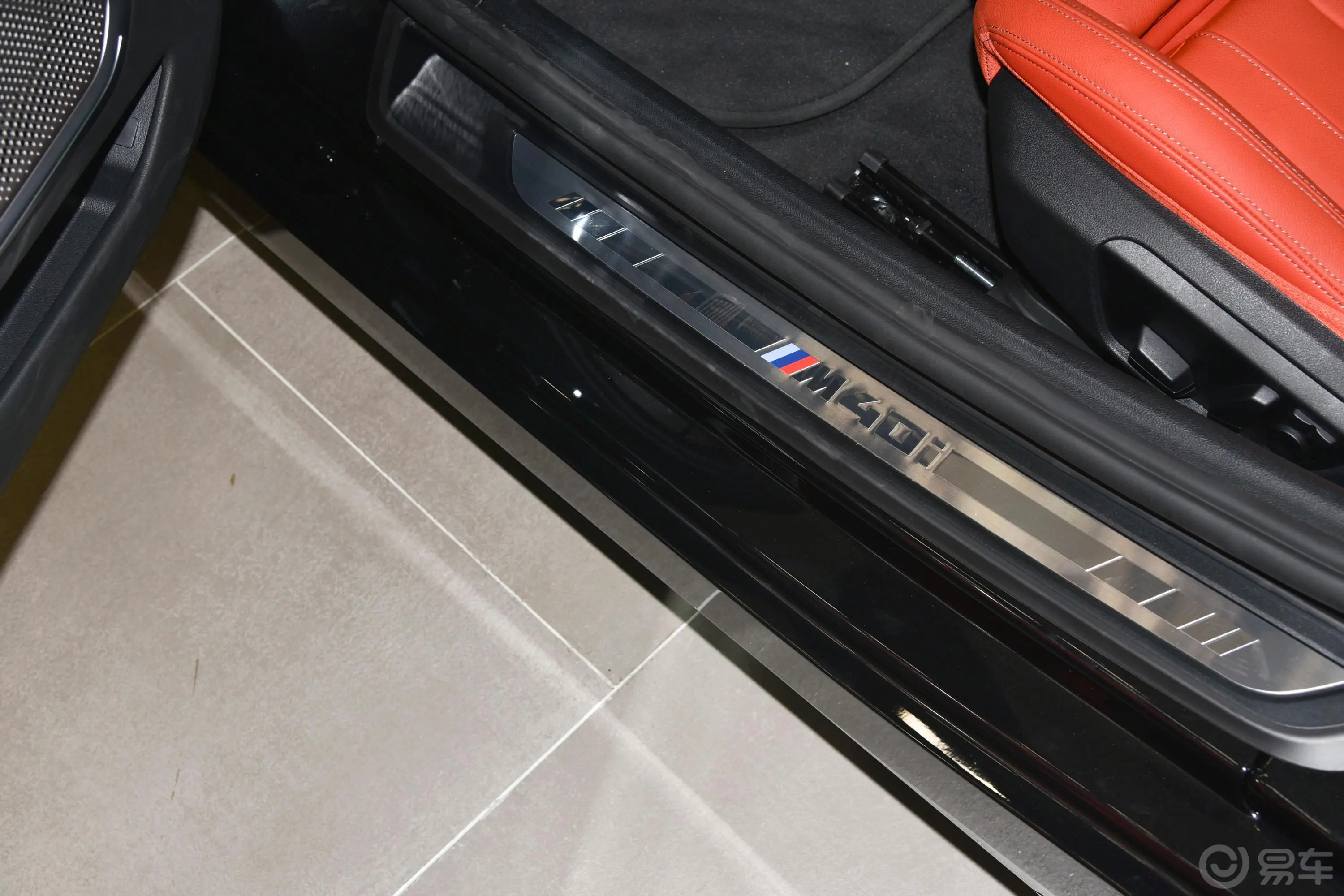 宝马Z4改款 M40i M运动性能版前排迎宾踏板