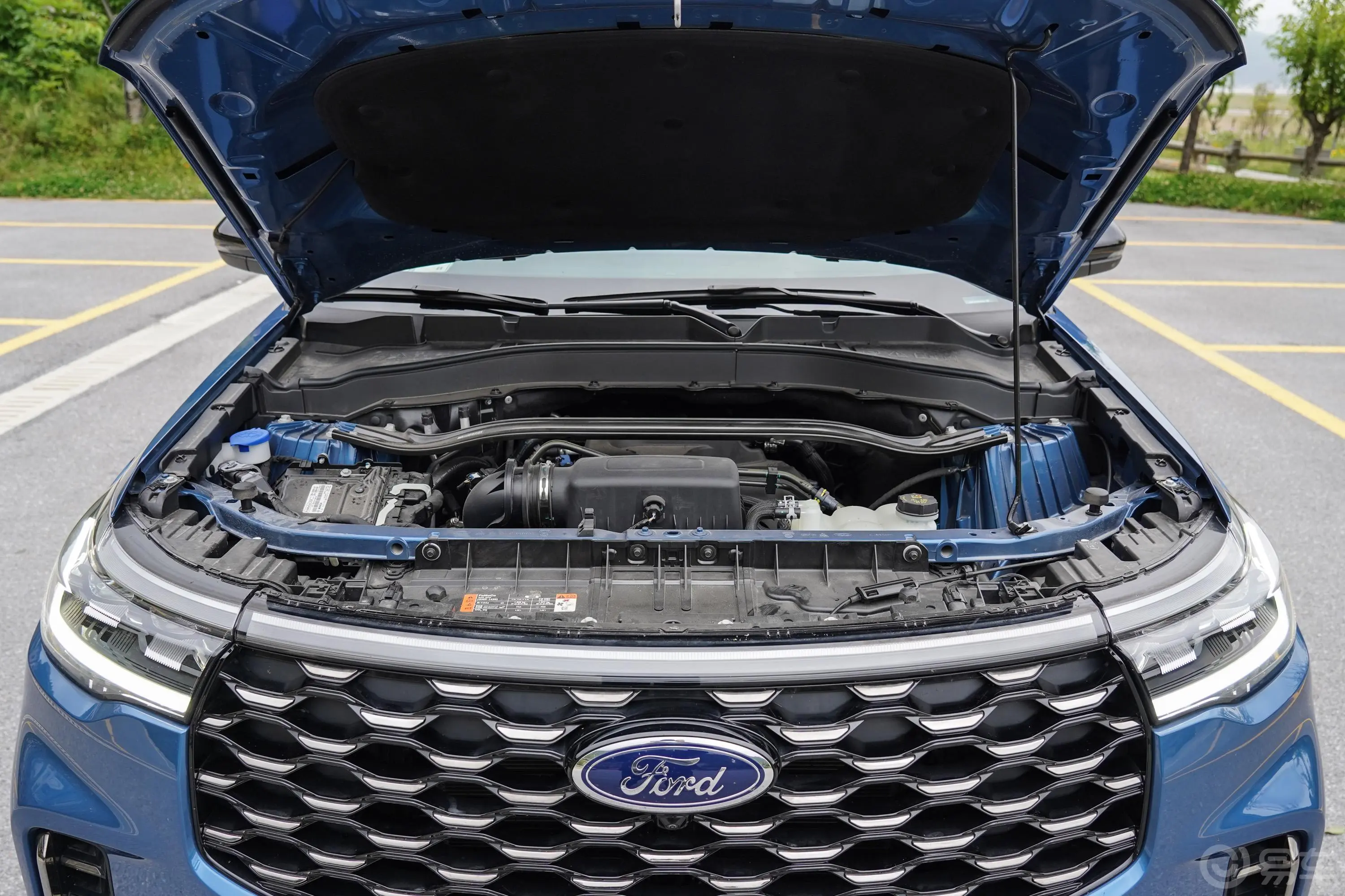 探险者EcoBoost 285 四驱ST-LINE版 6座发动机舱整体