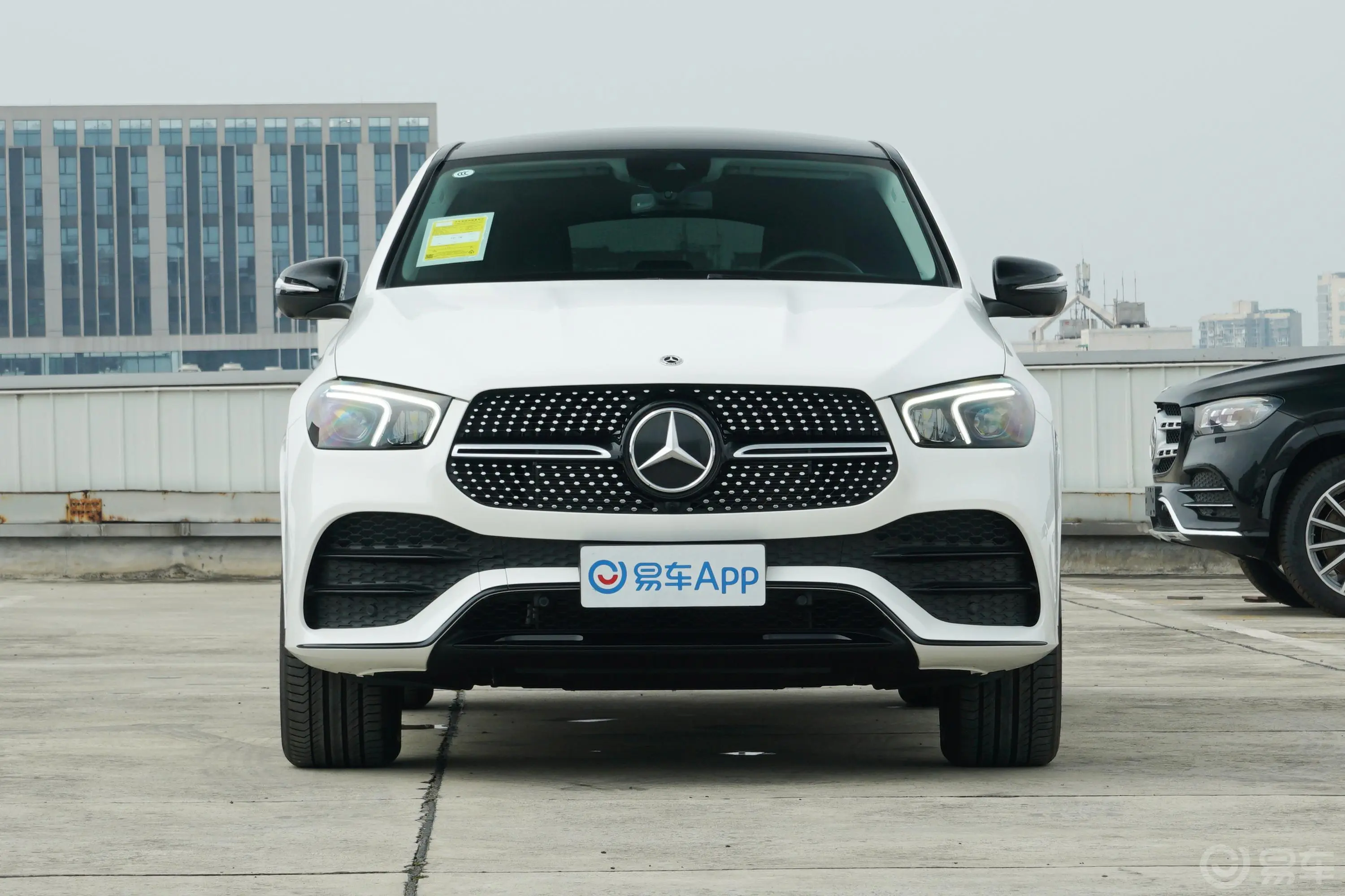 奔驰GLE轿跑改款 GLE 350 4MATIC 轿跑SUV 豪华型正前水平