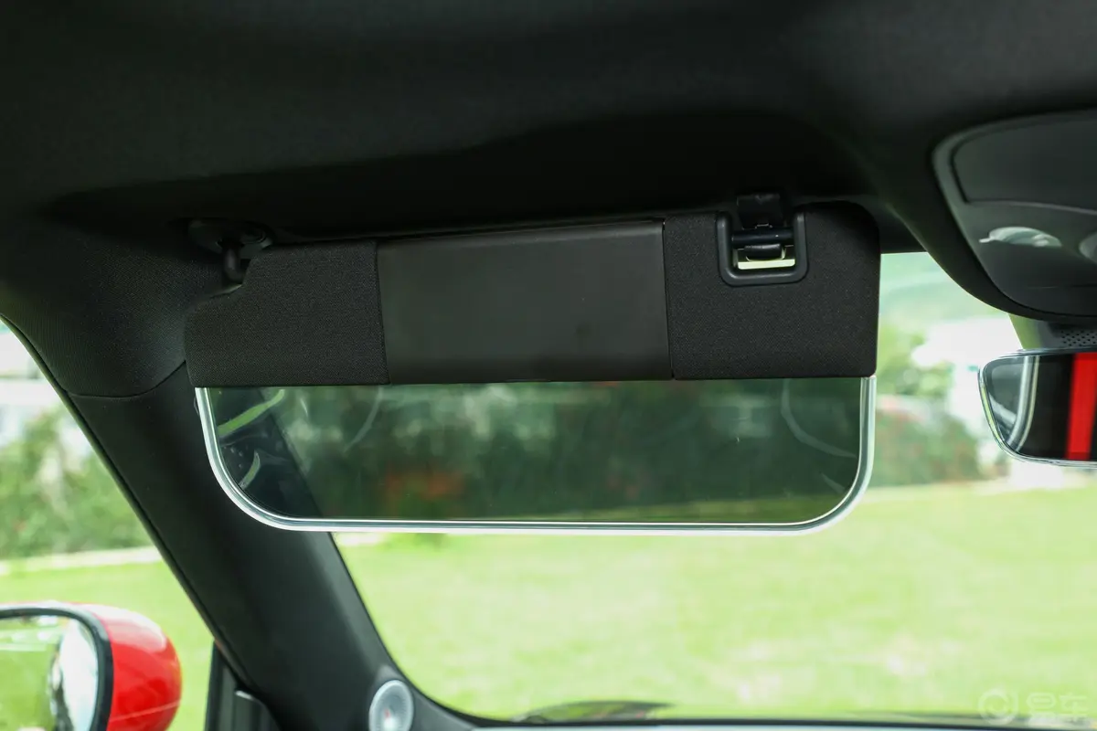 smart精灵#1500km 四驱BRABUS性能版驾驶位遮阳板