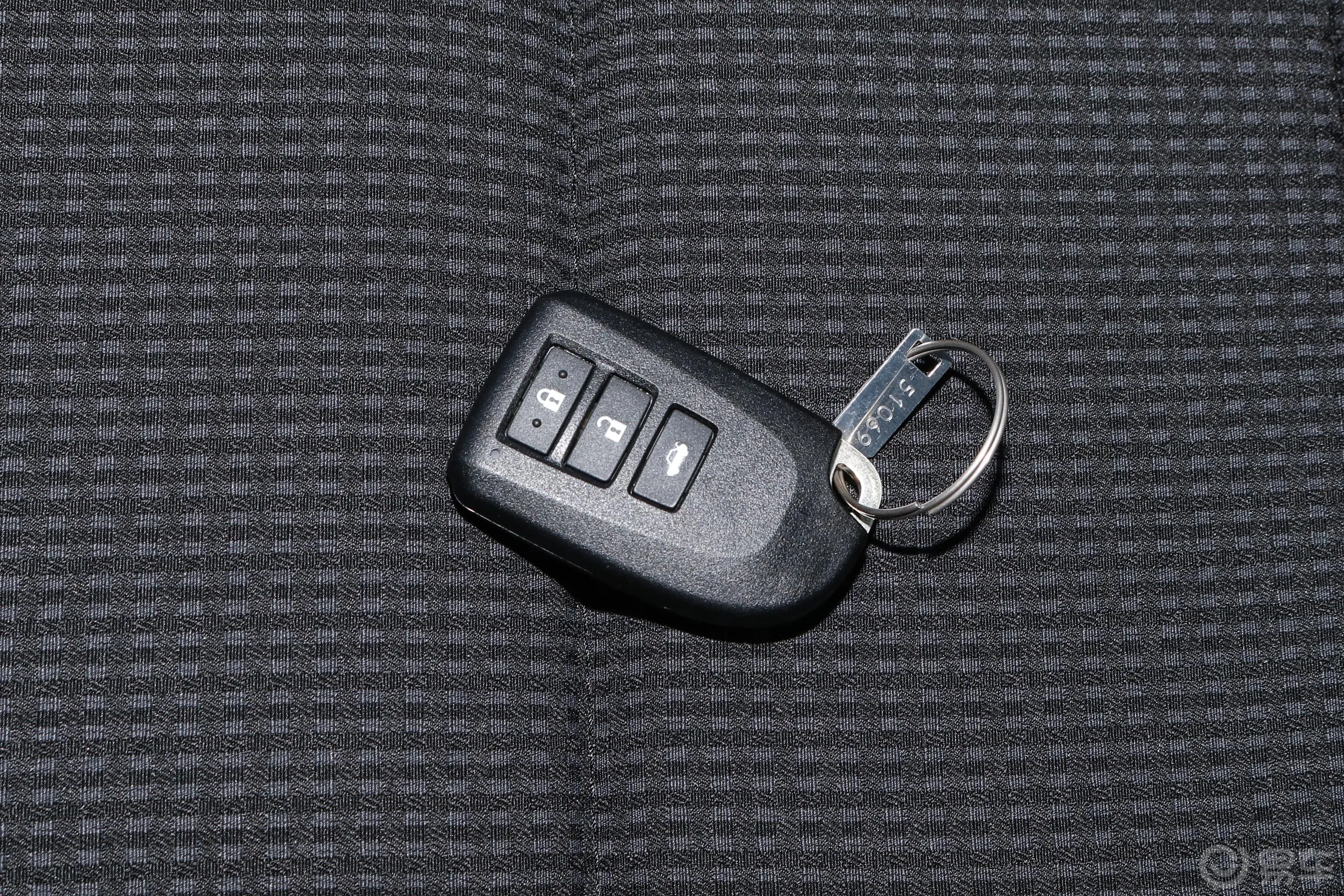 威驰1.5L CVT20周年纪念版钥匙正面