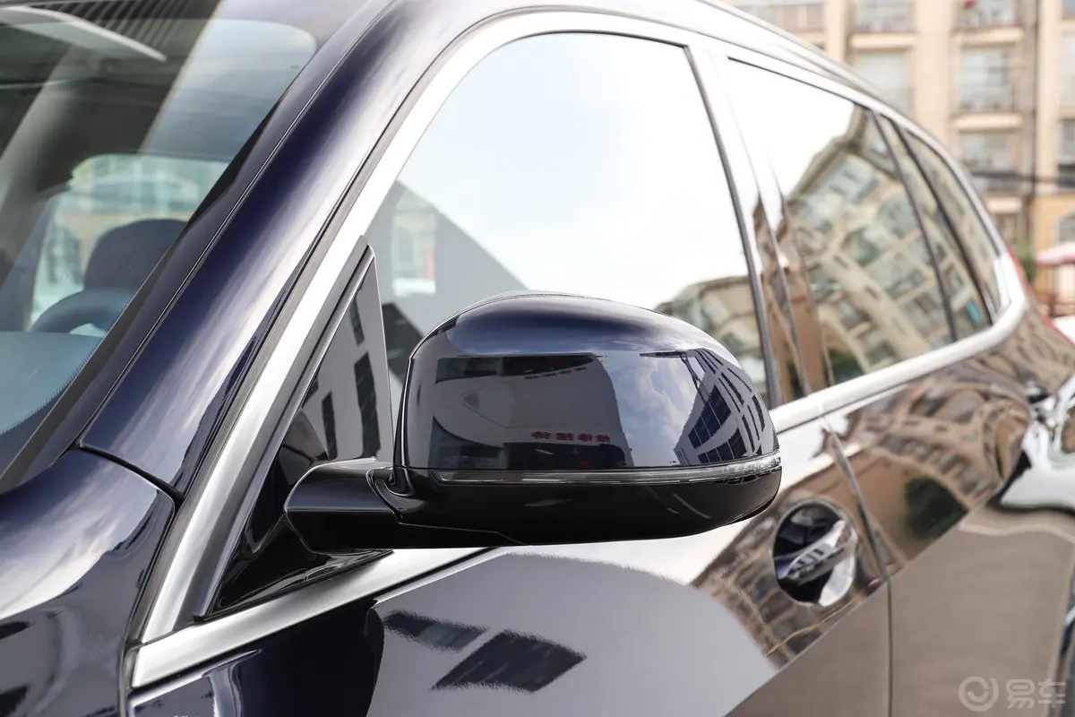 宝马X5改款 xDrive30Li M运动套装主驾驶后视镜背面