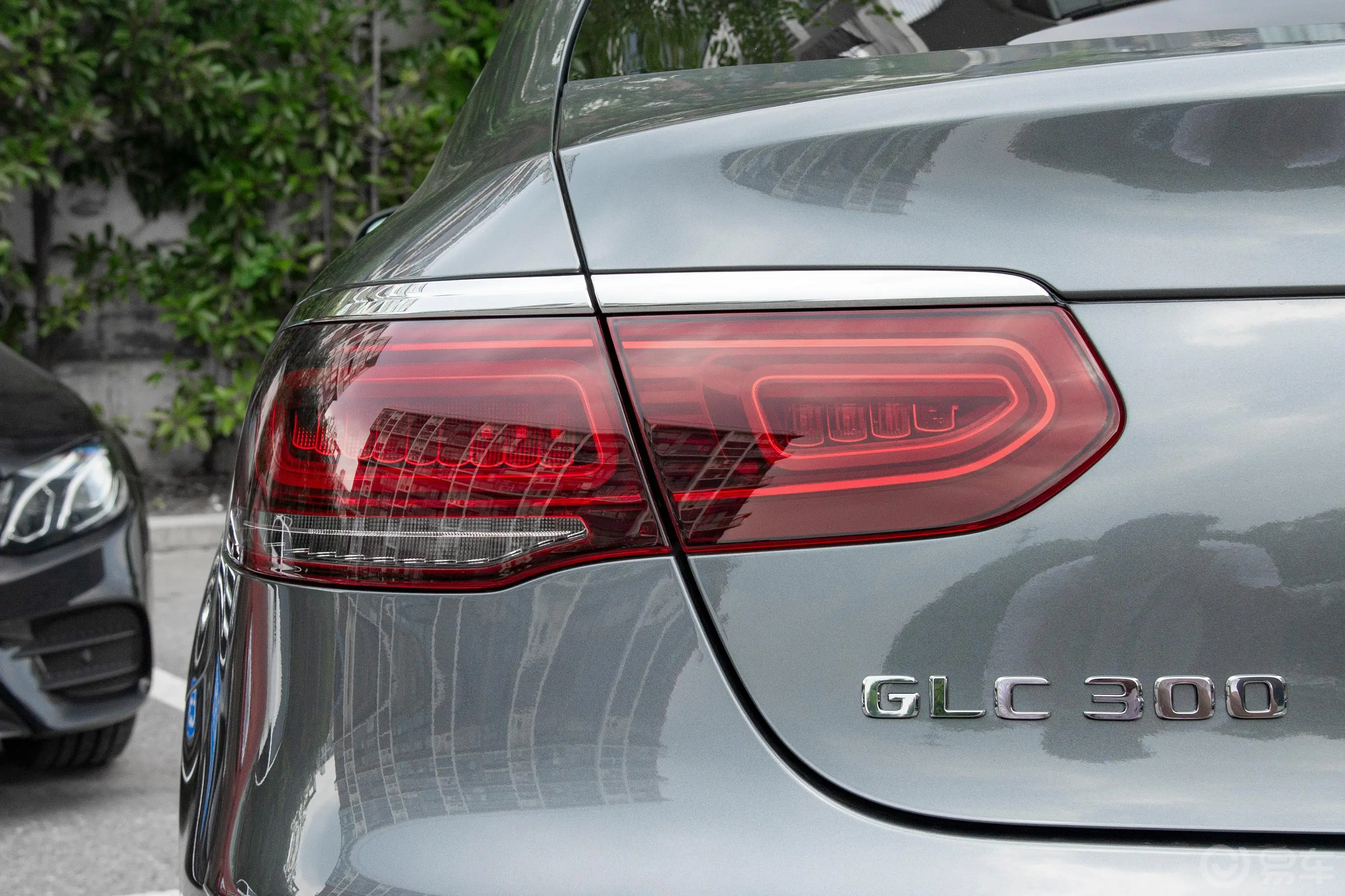 奔驰GLC轿跑改款 GLC 300 4MATIC 轿跑SUV外观