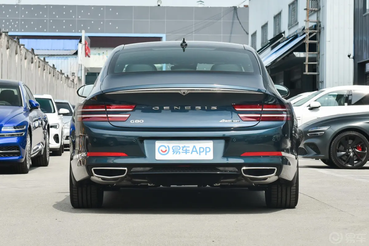 捷尼赛思G802.5T 四驱豪华版正后水平