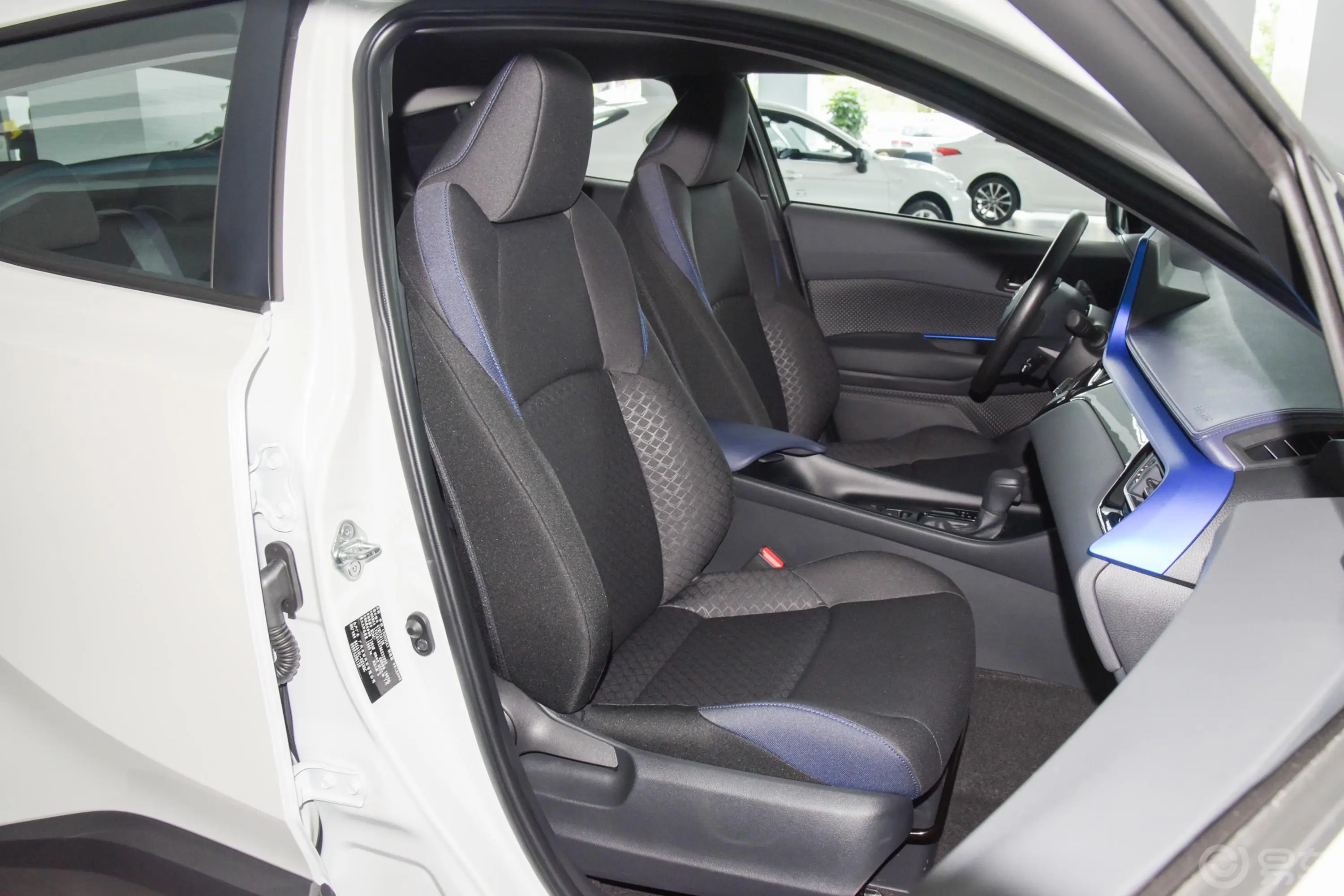 丰田C-HR2.0L 舒适版副驾驶座椅