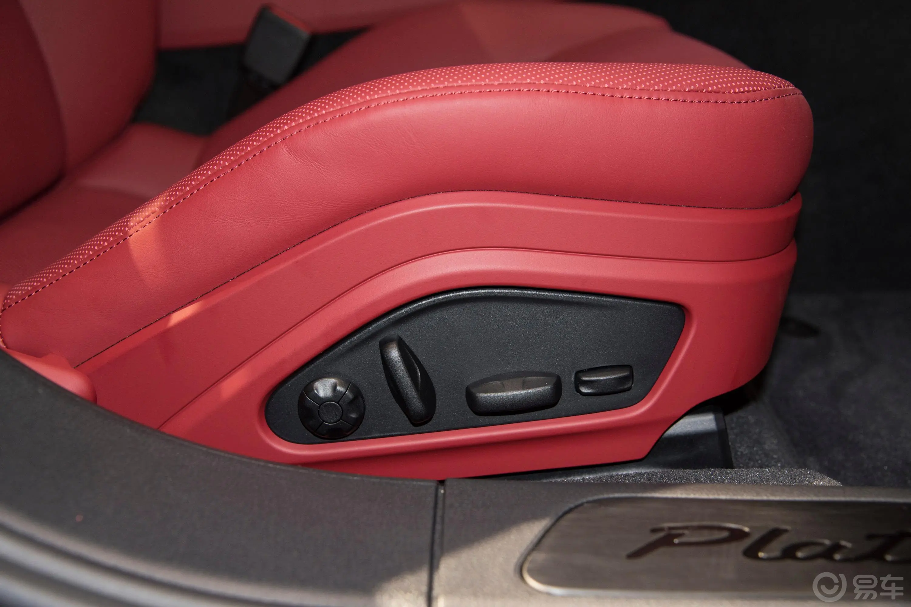 Panamera E-HybridPanamera 4 铂金版 2.9T副驾座椅调节