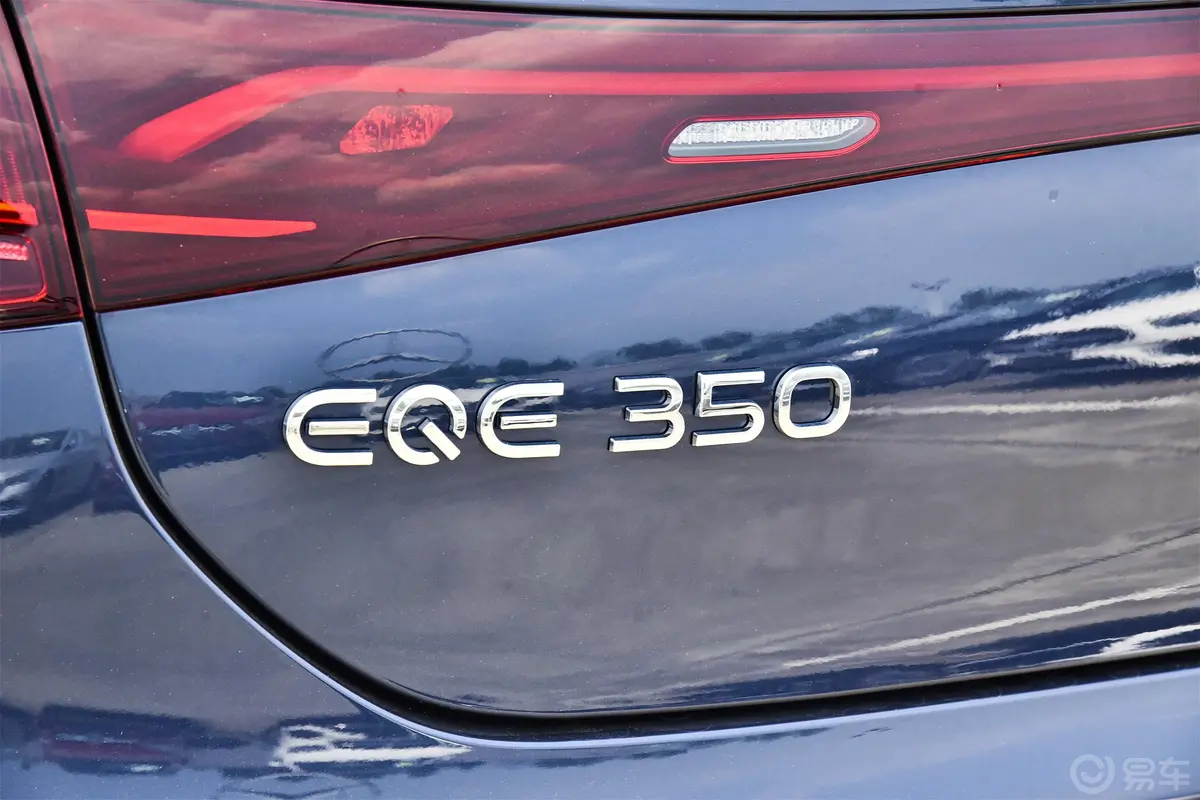 奔驰EQEEQE 350 先锋版外观细节