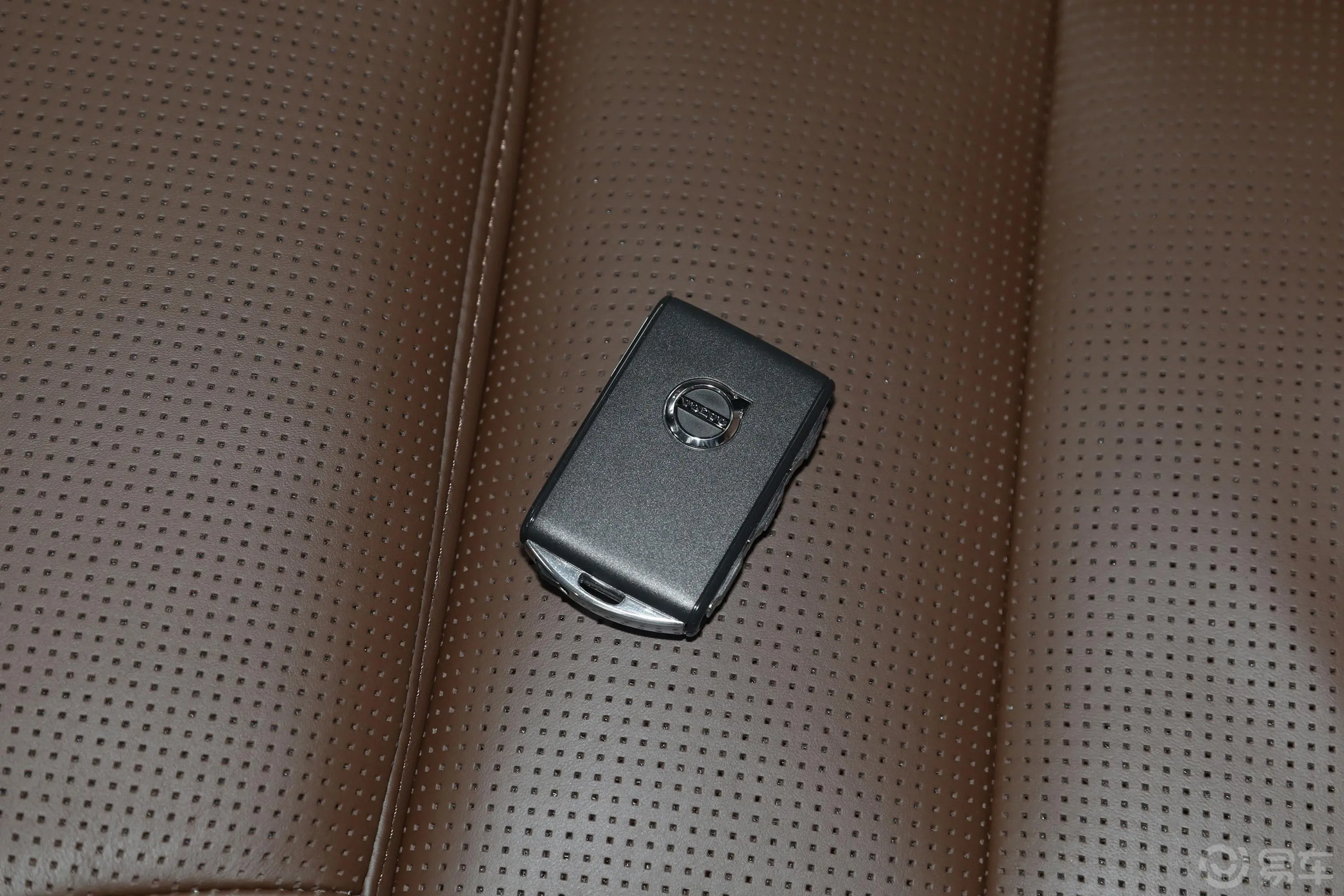沃尔沃XC90B6 智雅豪华版 7座钥匙正面