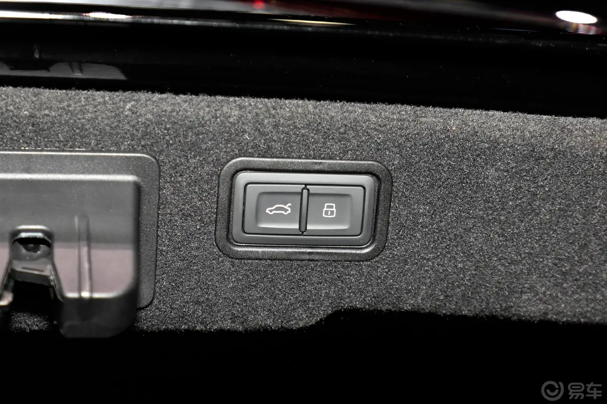 奥迪S8S8L 4.0TFSI quattro电动尾门按键（手动扶手）