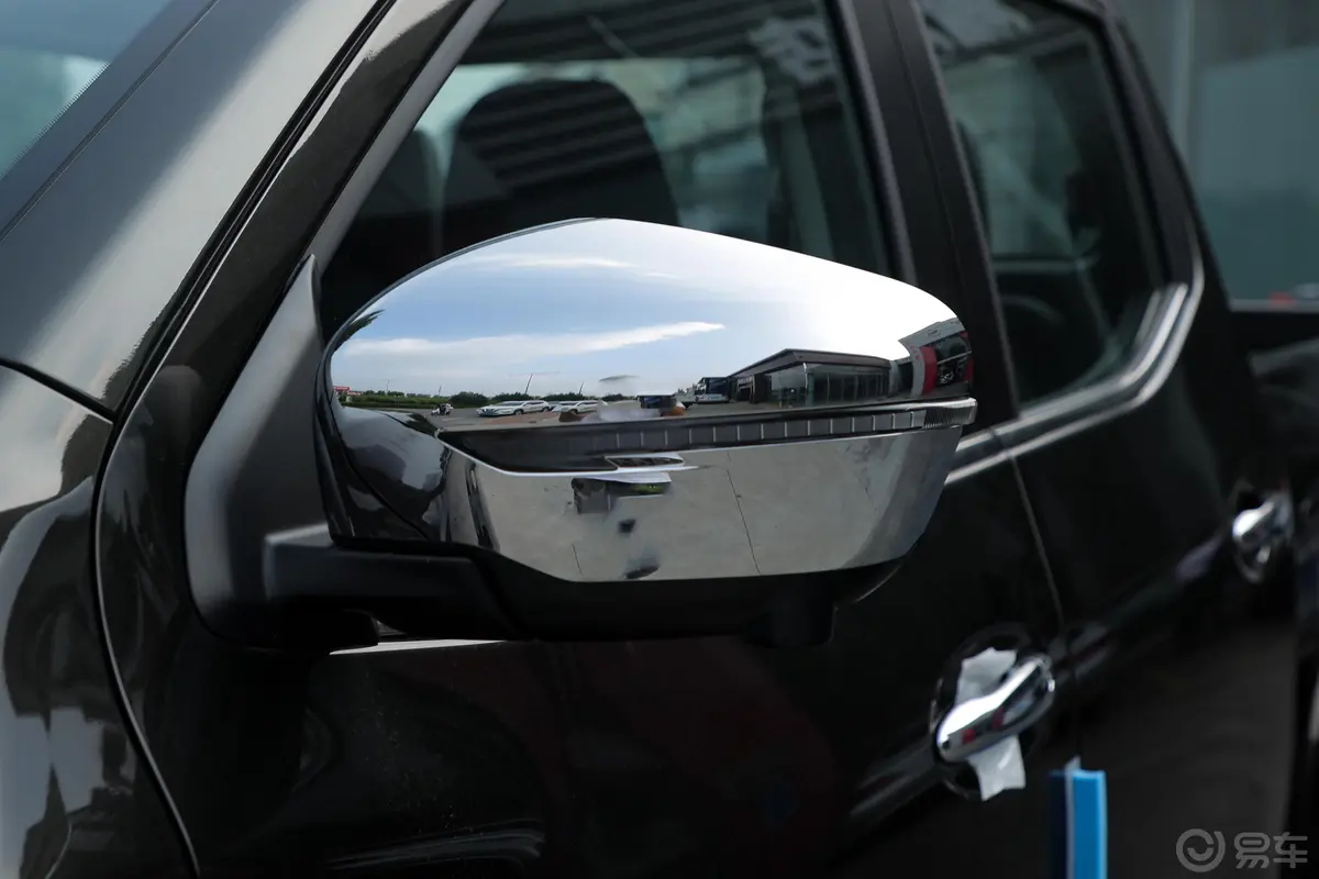 纳瓦拉2.5L 自动四驱尊贵型主驾驶后视镜背面