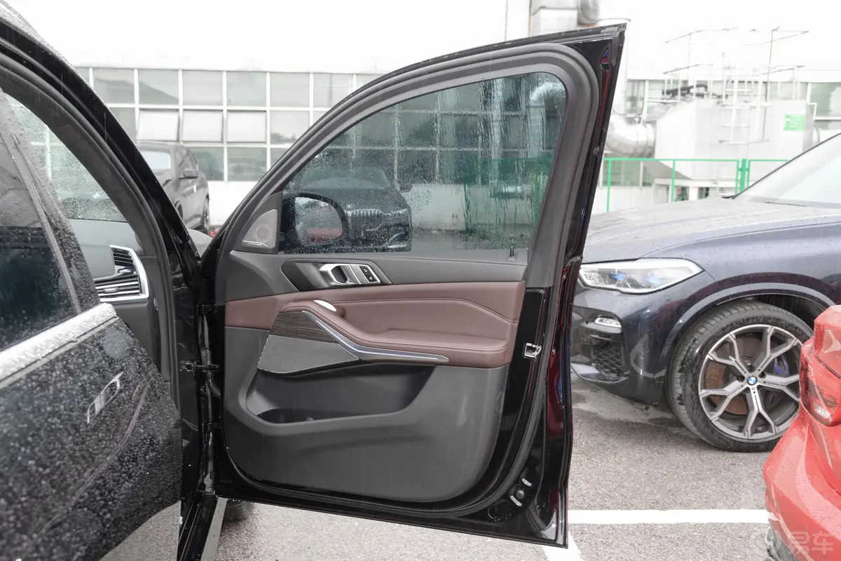 宝马X5改款 xDrive40Li 尊享型M运动套装副驾驶员车门