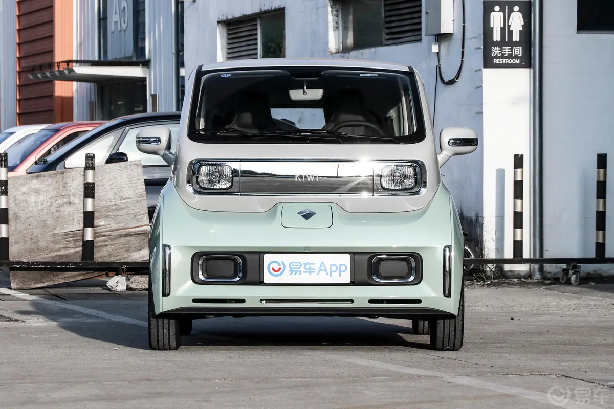 宝骏KiWi EV305km 智潮版 三元锂正前水平