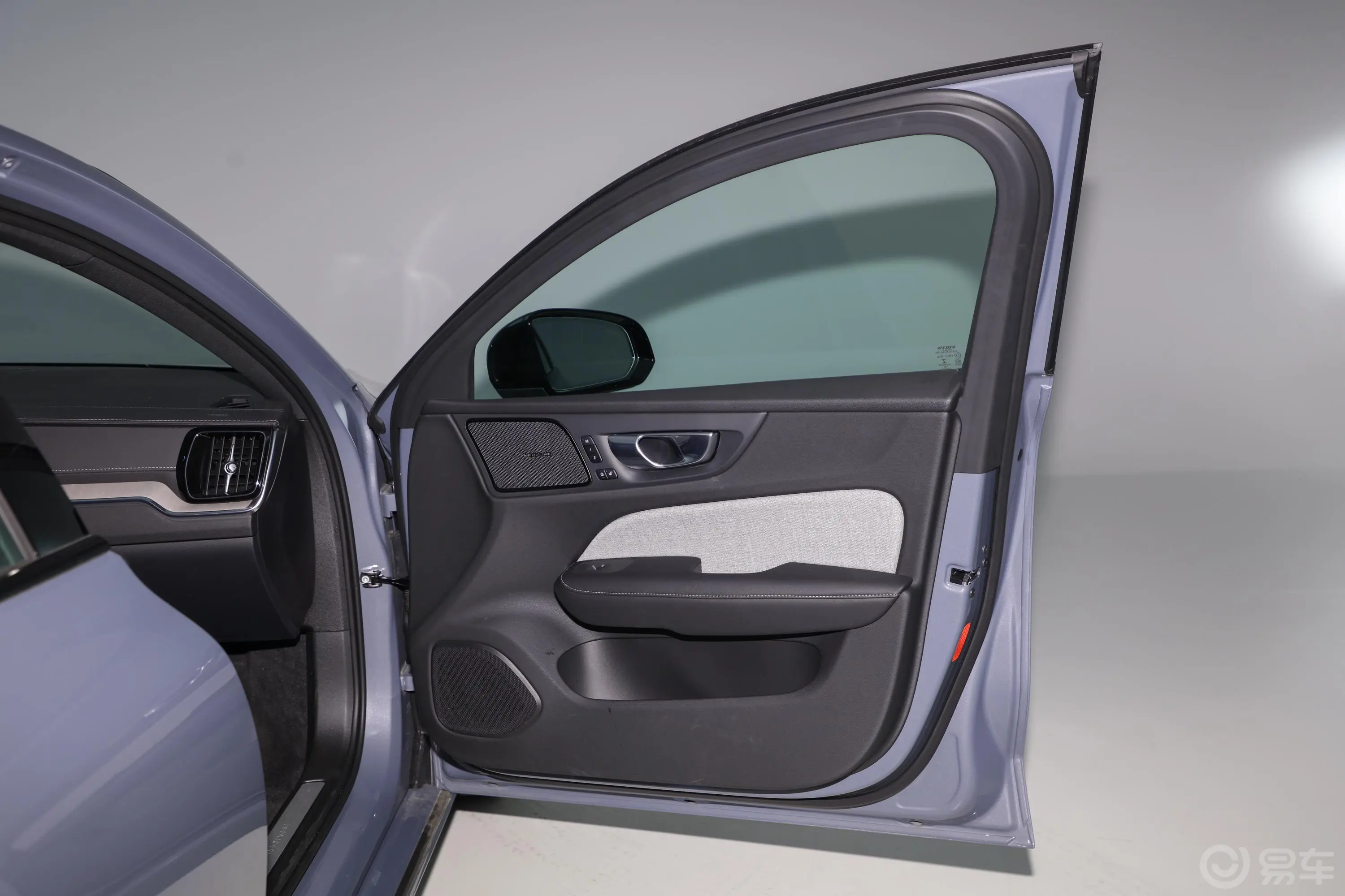 沃尔沃S60新能源T8 四驱智雅运动版副驾驶员车门