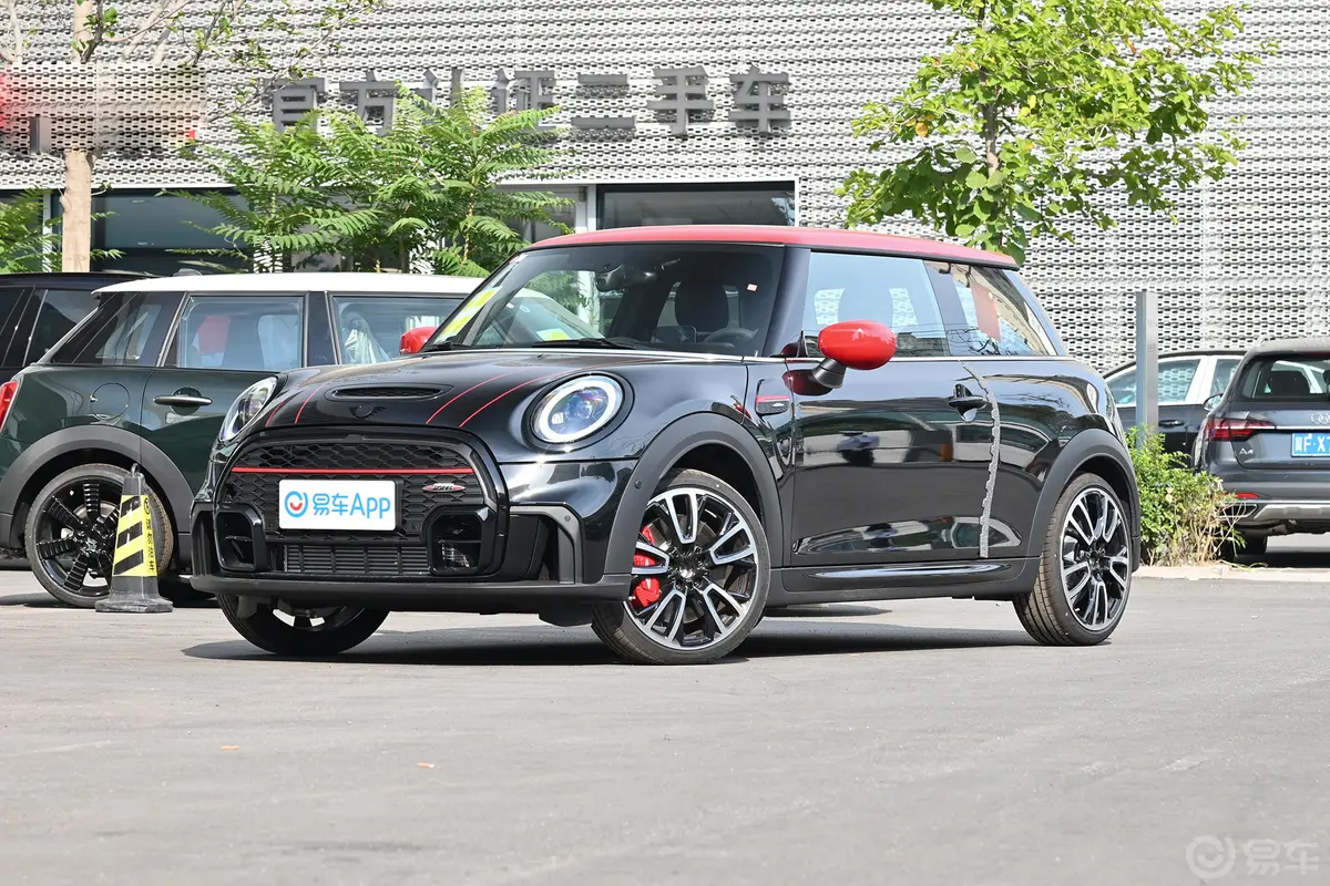 MINI JCW2.0T JOHN COOPER WORKS ALL-IN侧前45度车头向左水平