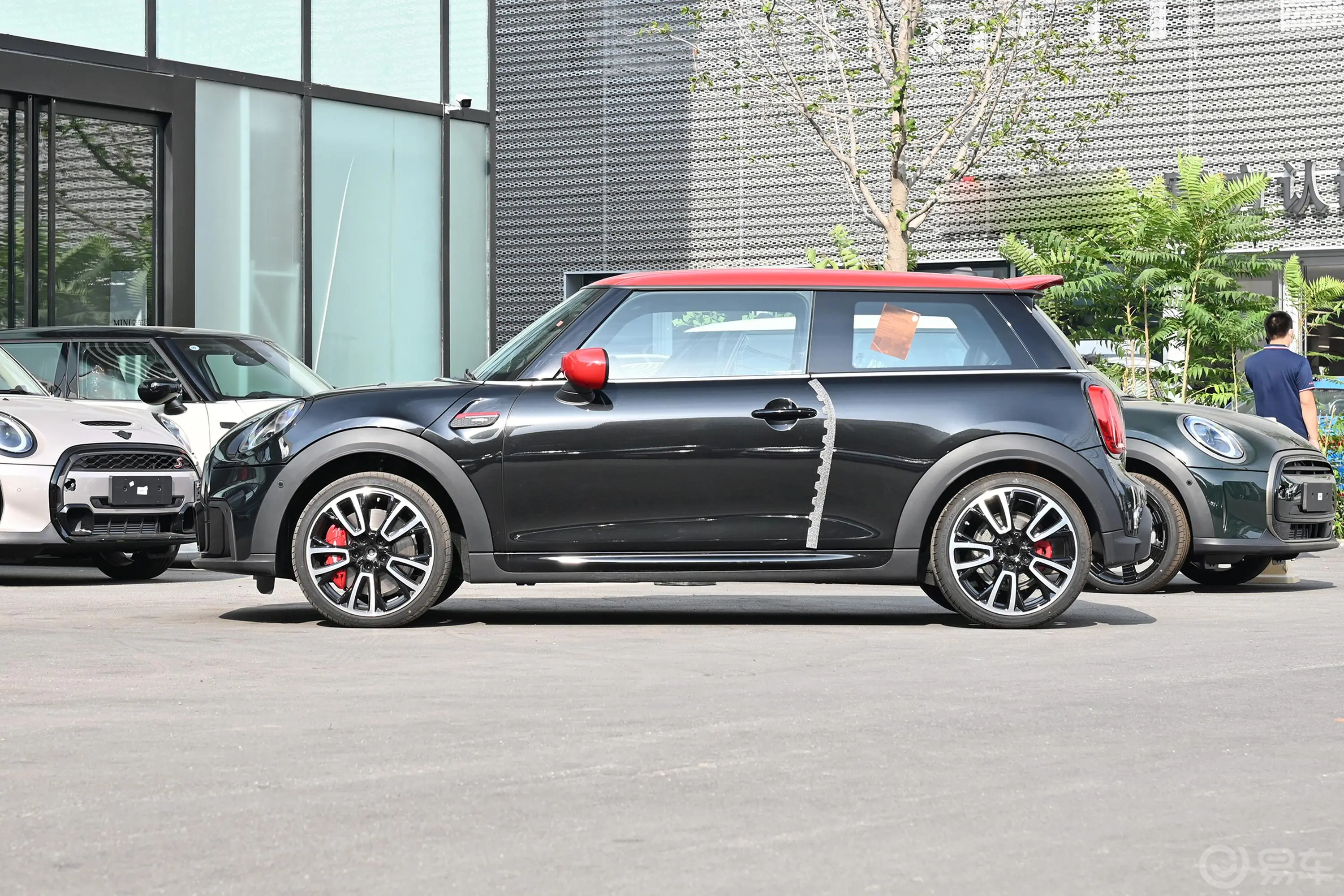 MINI JCW2.0T JOHN COOPER WORKS ALL-IN正侧车头向左水平