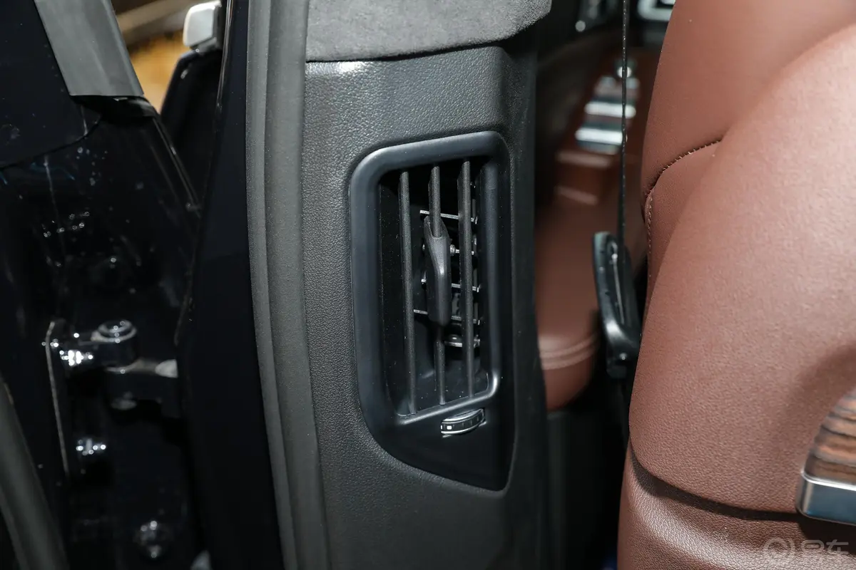 宝马X5改款 xDrive40Li M运动套装后排功能