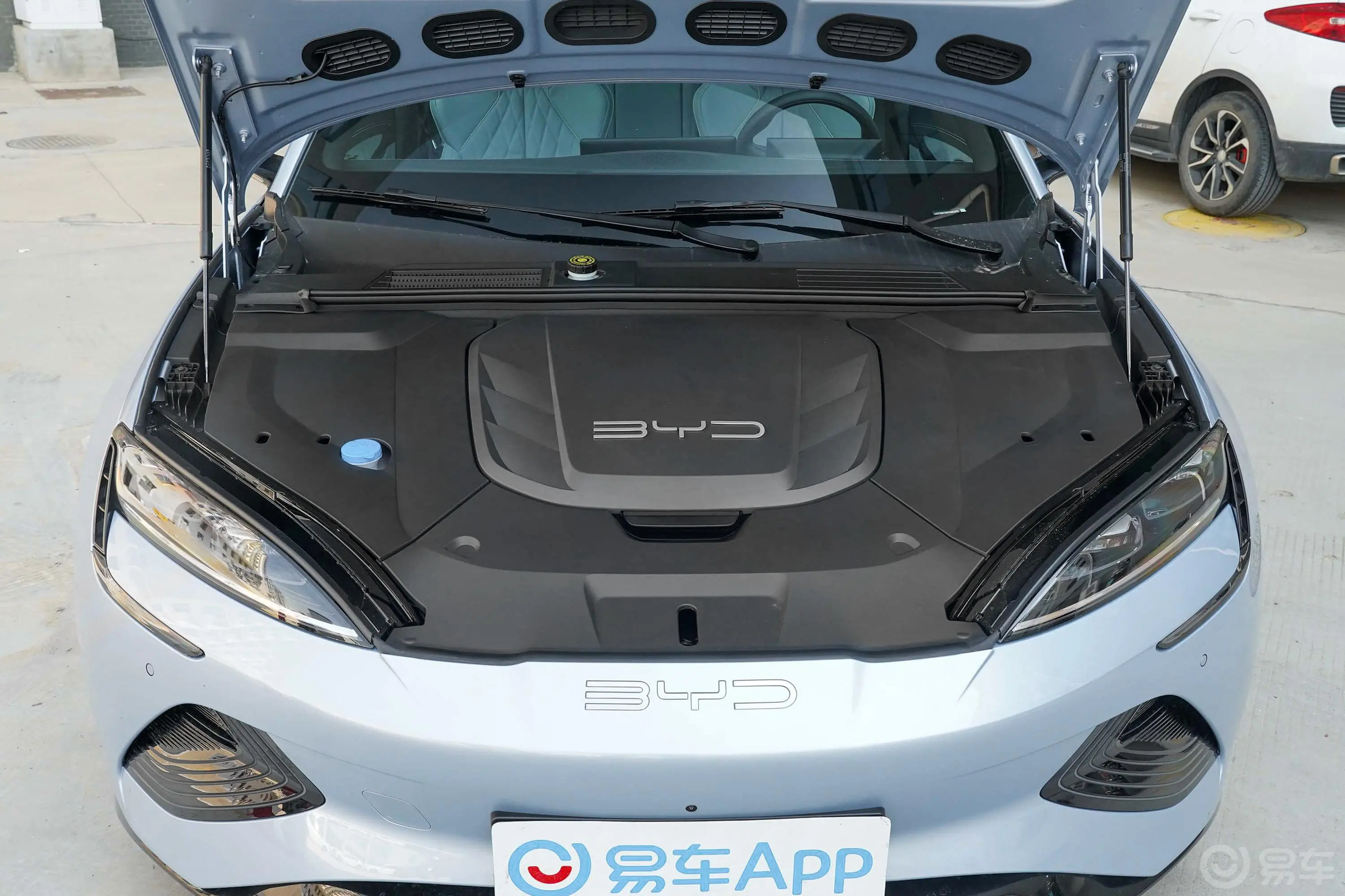 海豹EV 550km 后驱标准续航尊贵型发动机舱整体