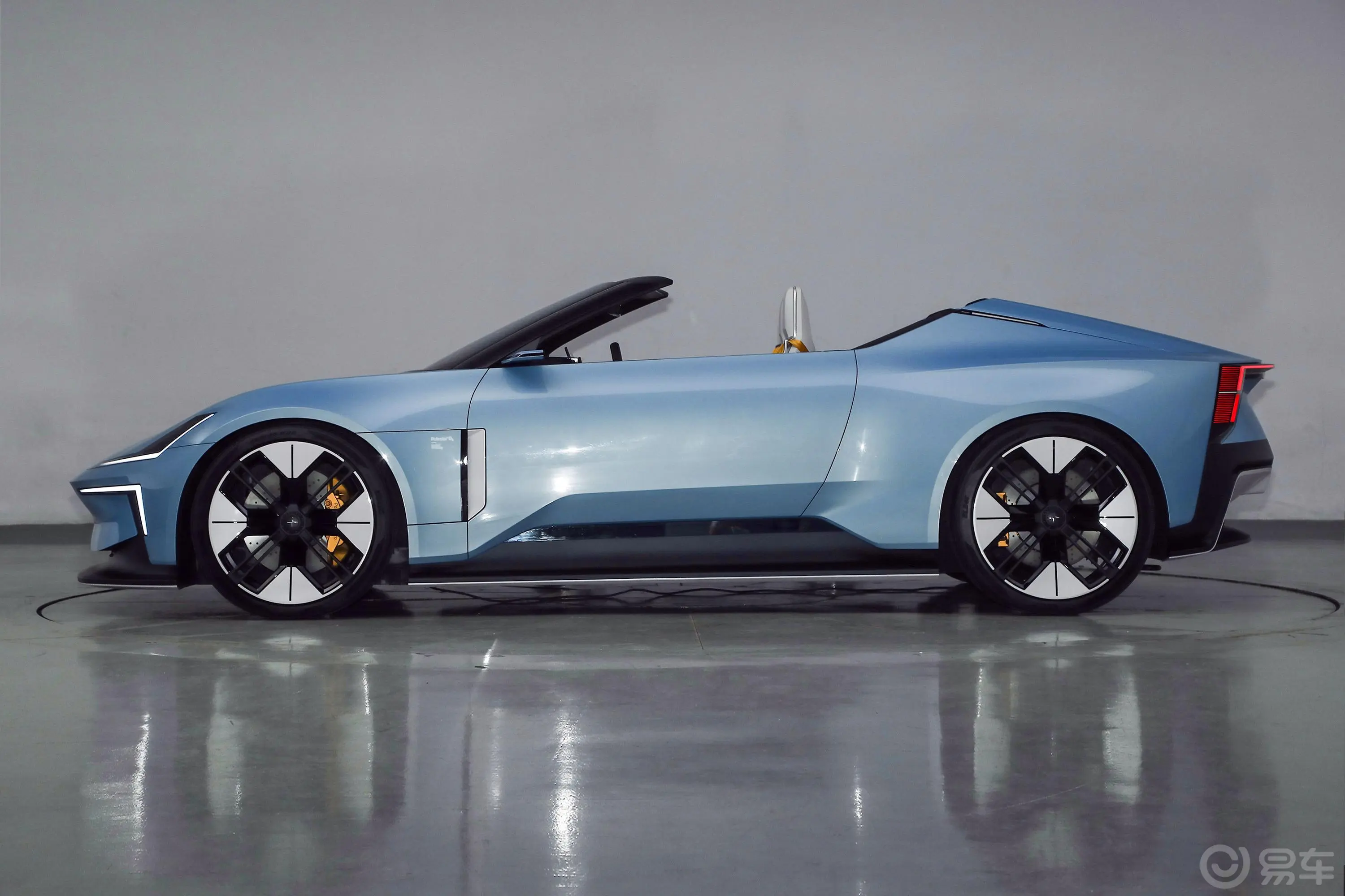 Polestar 6LA Concept edition正侧车头向左水平