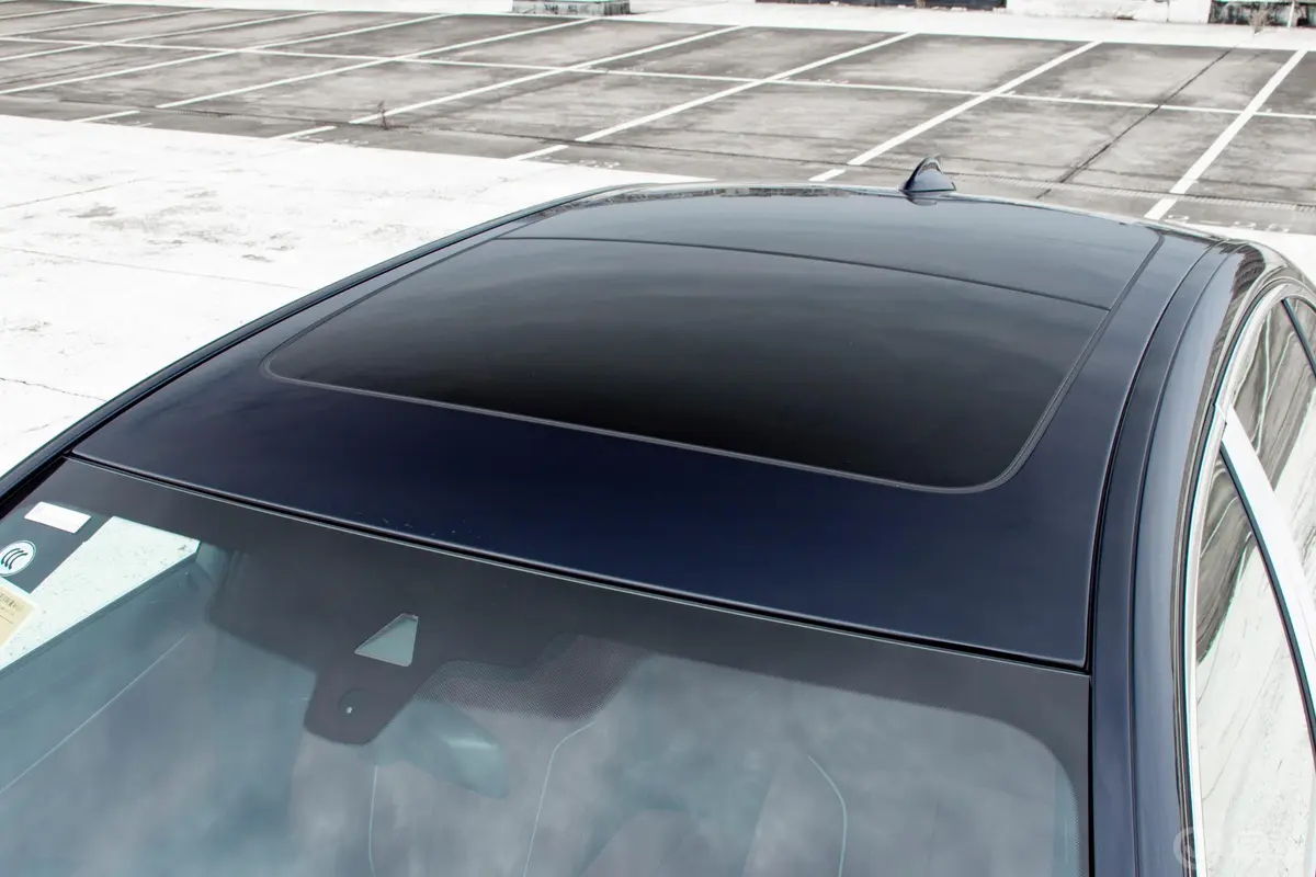宝马5系改款三 530Li 尊享型 M运动套装天窗