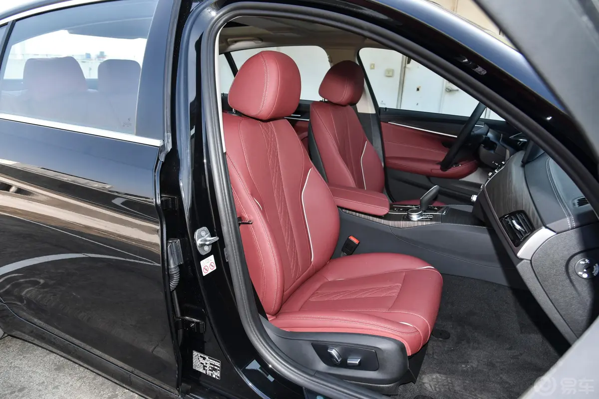 宝马5系 插电混动改款二 535Le 豪华套装副驾驶座椅