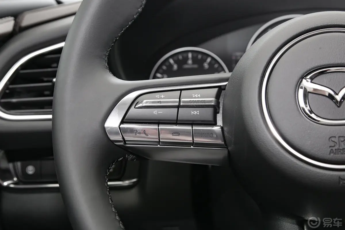马自达CX-302.0L 自动耀悦型左侧方向盘功能按键
