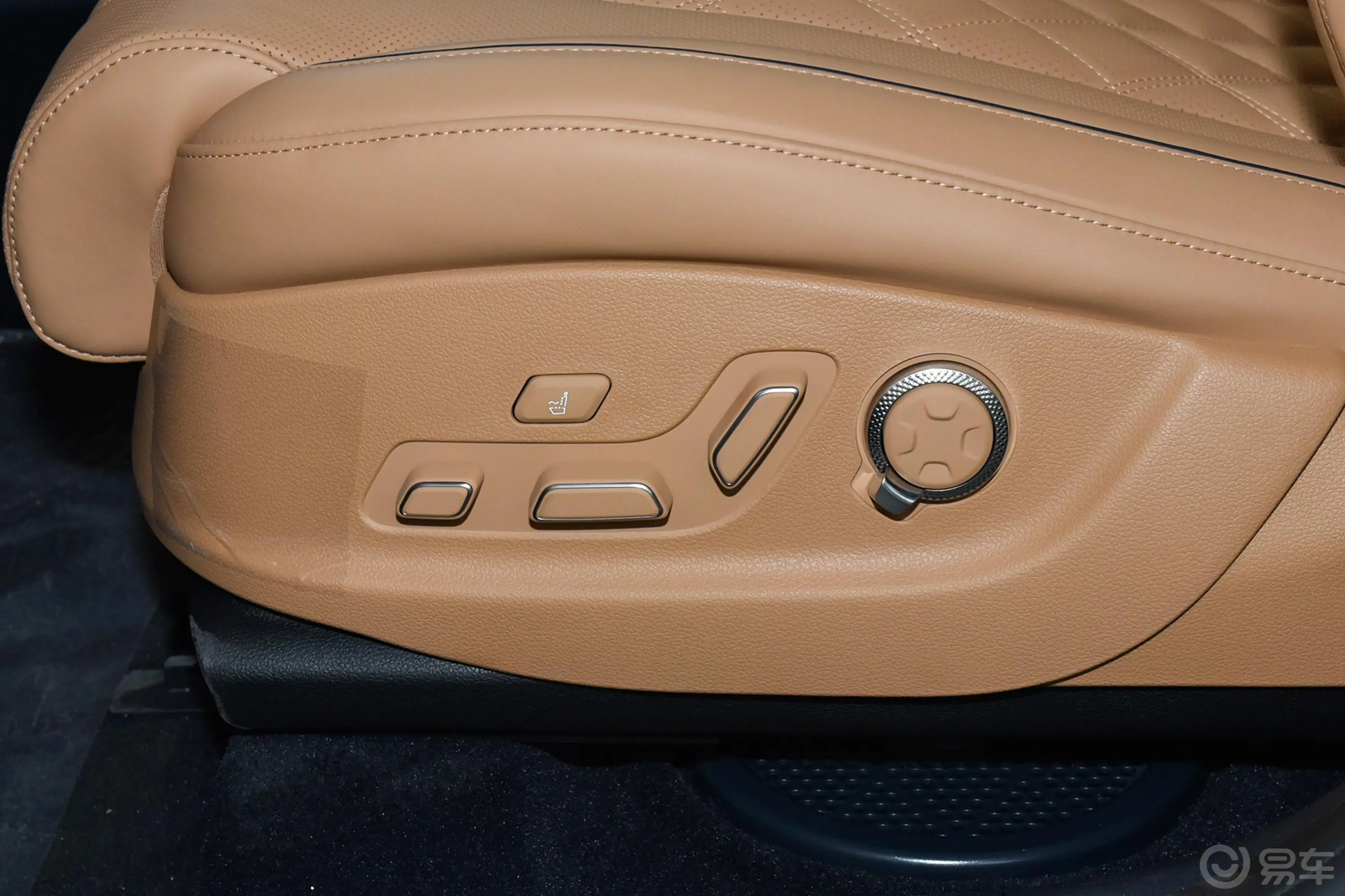捷尼赛思GV802.5T 旗舰版 7座主驾座椅调节