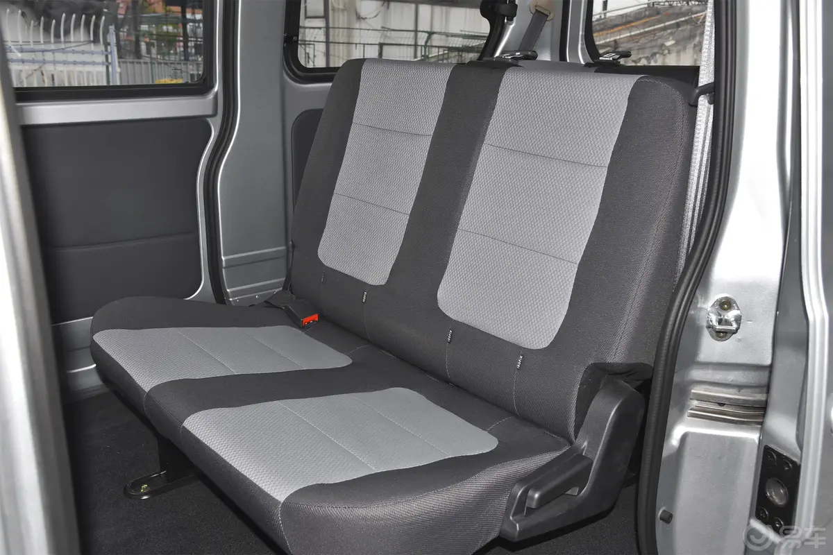 长安之星51.4L 客车经典版 7座后排座椅