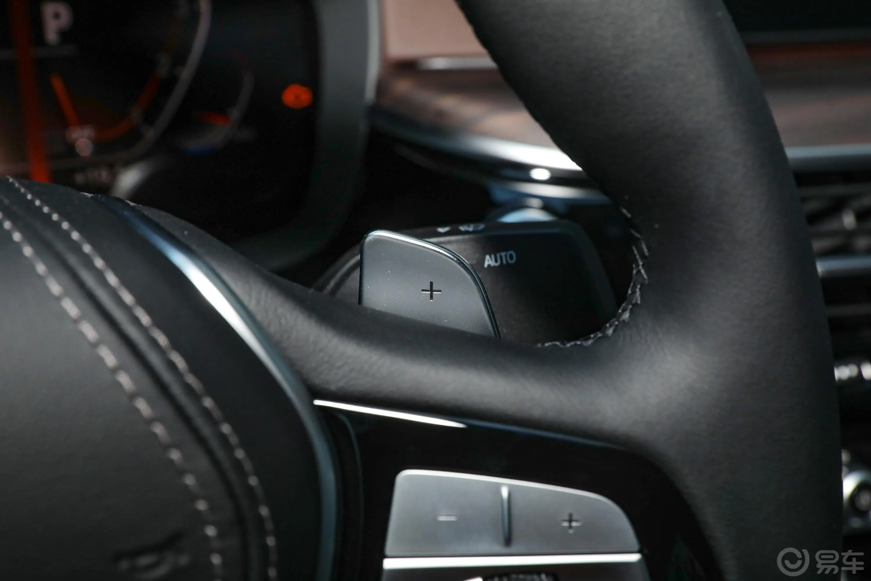 宝马5系改款二 530Li xDrive 豪华套装换挡拨片