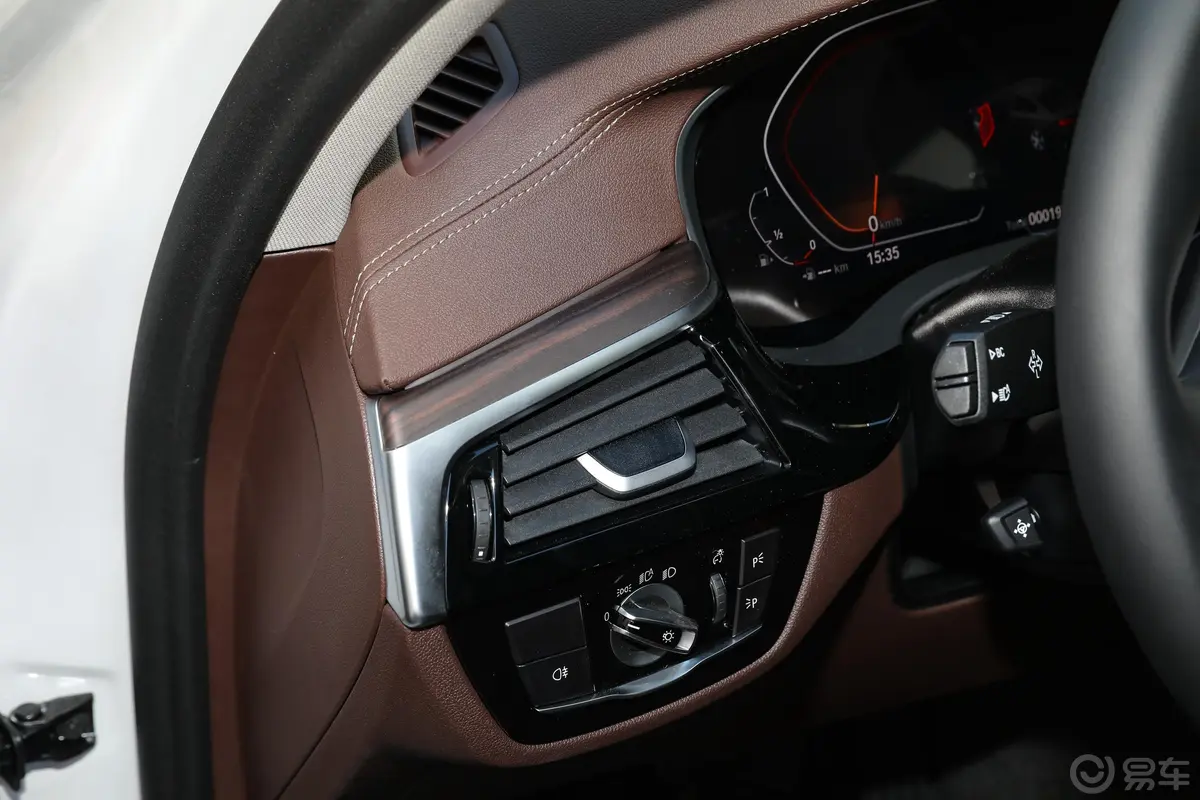 宝马5系改款二 530Li xDrive 豪华套装灯光控制区